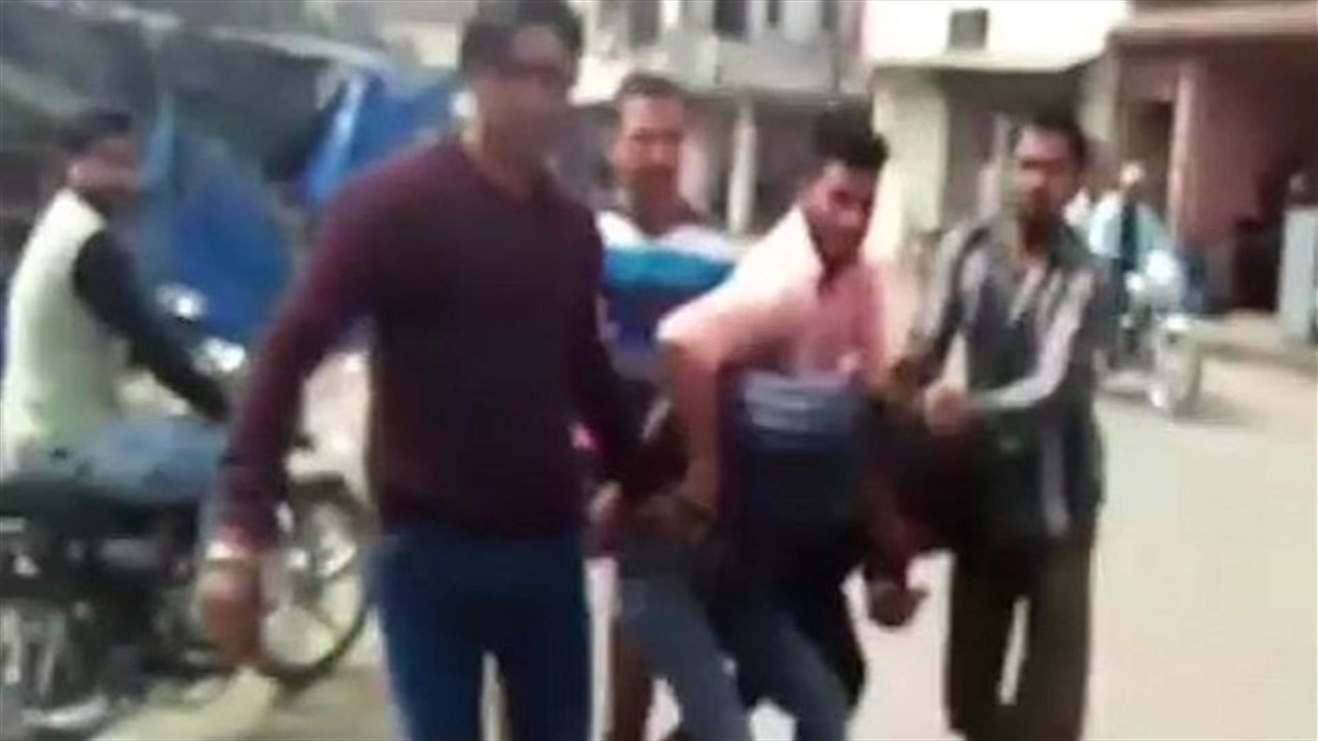 حاول الانتحار بعدما أجبروه على شرب البول...