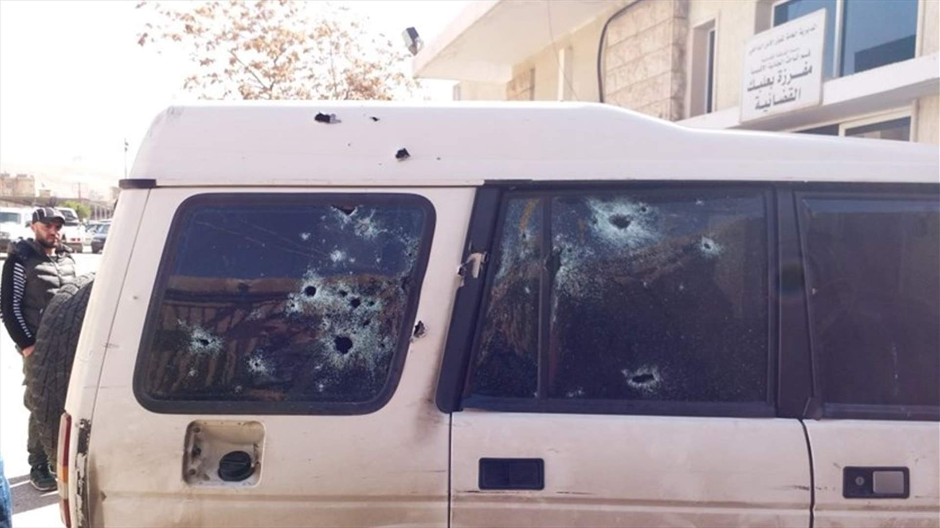 توقيف شخصين للإشتباه بإطلاقهما النارعلى آلية عسكرية في الحمودية