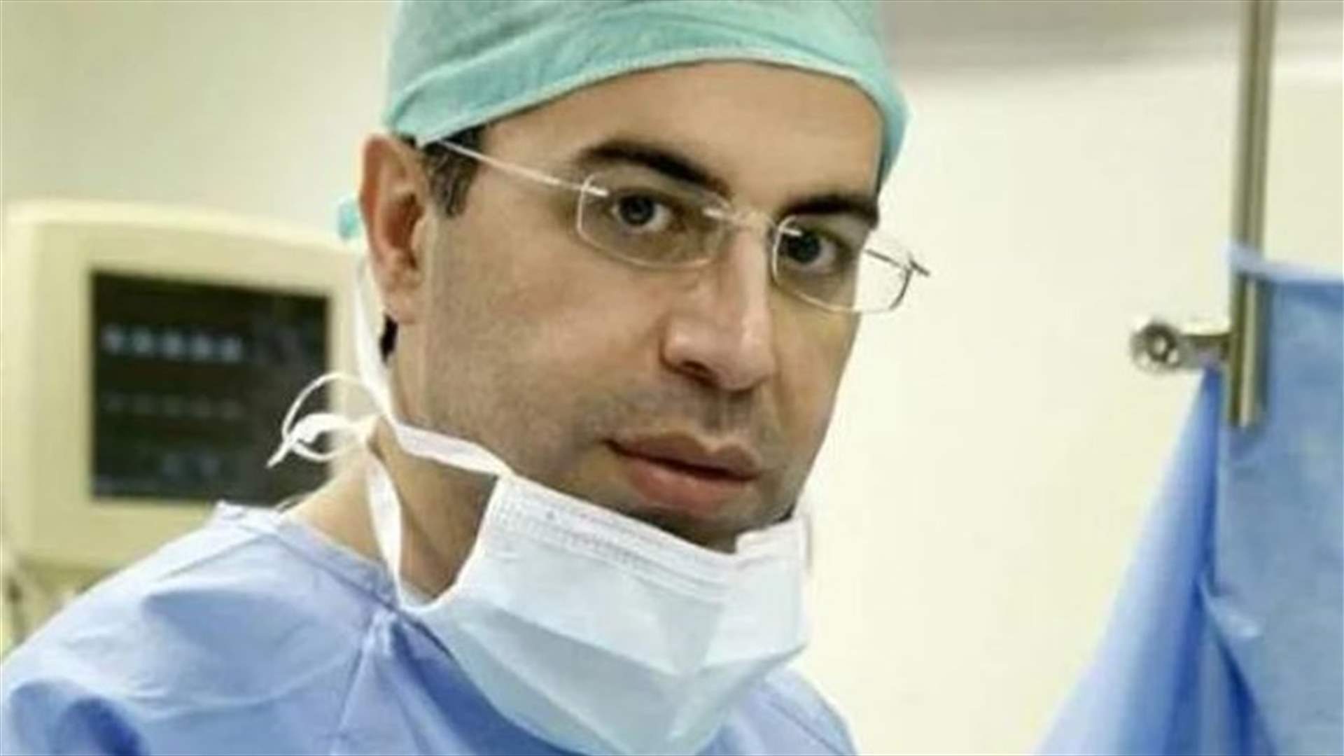 نادر صعب يعتدي بالضرب على الطبيب ايلي عبد الحق... ماذا حصل على متن طائرة الـMEA ؟