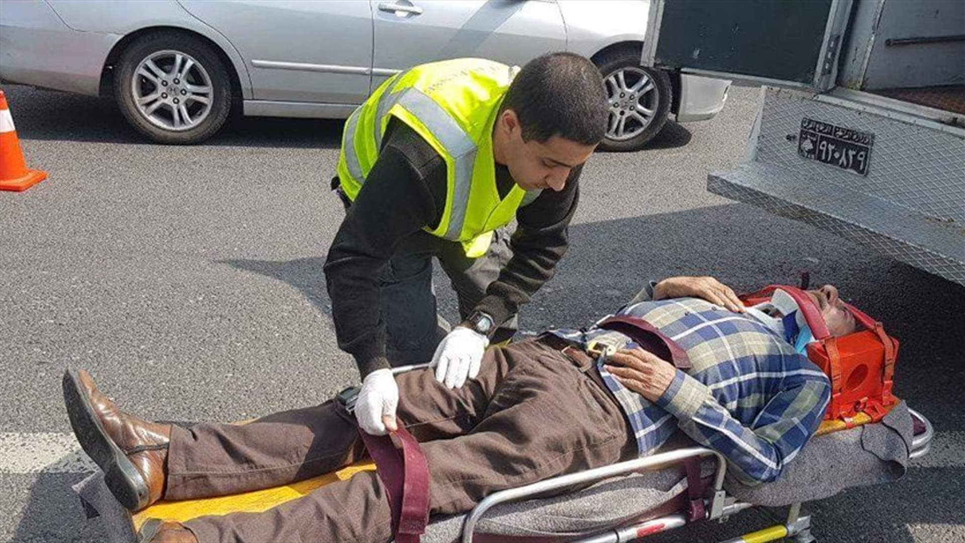 جريحان على اوتوستراد نهر الكلب...