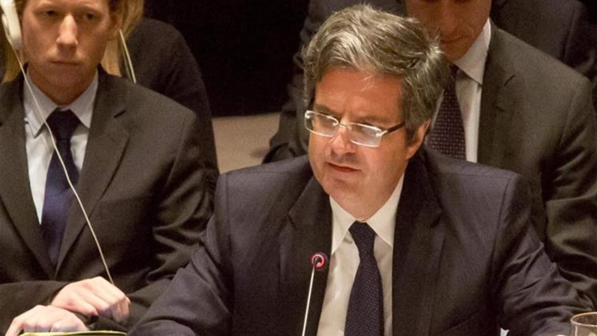 فرنسا تطلب من روسيا "وقف اراقة الدماء" في سوريا