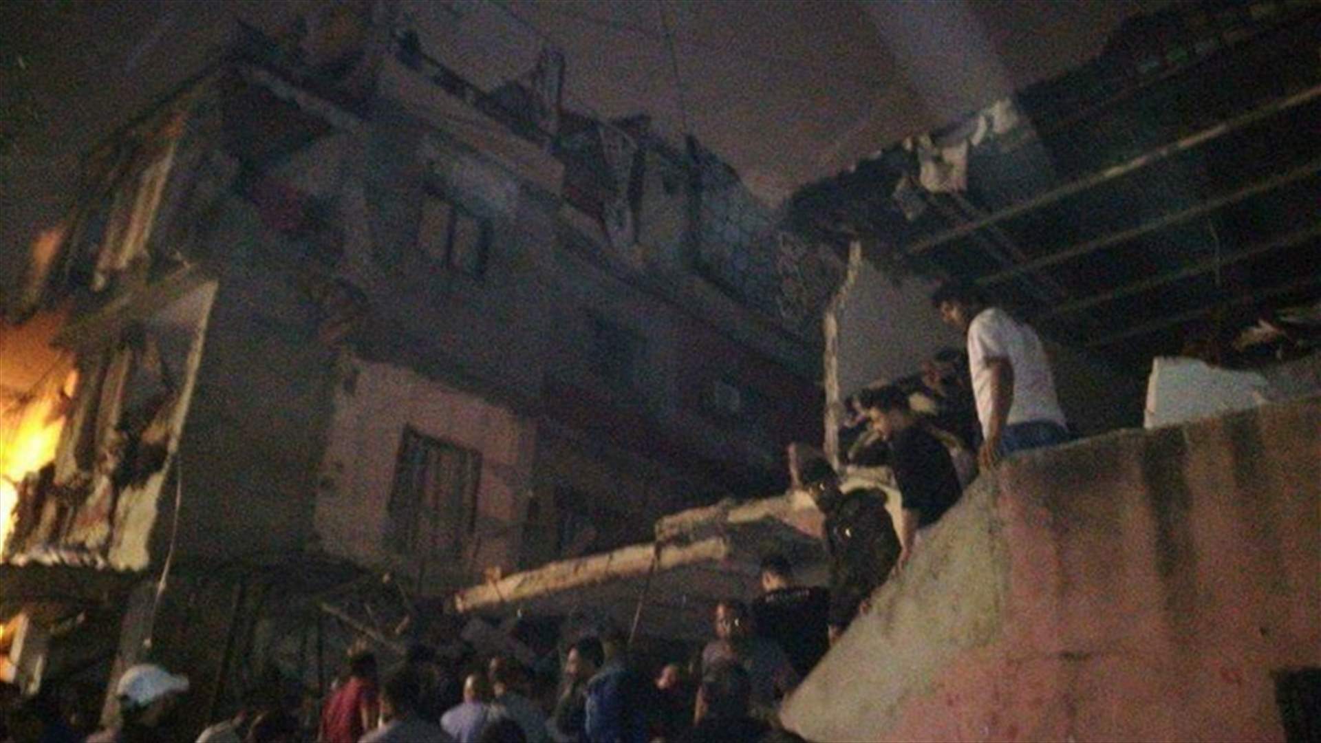 بالصور-  انهيار جزء من مبنى في منطقة صبرا- الرحاب...وهذا هو السبب