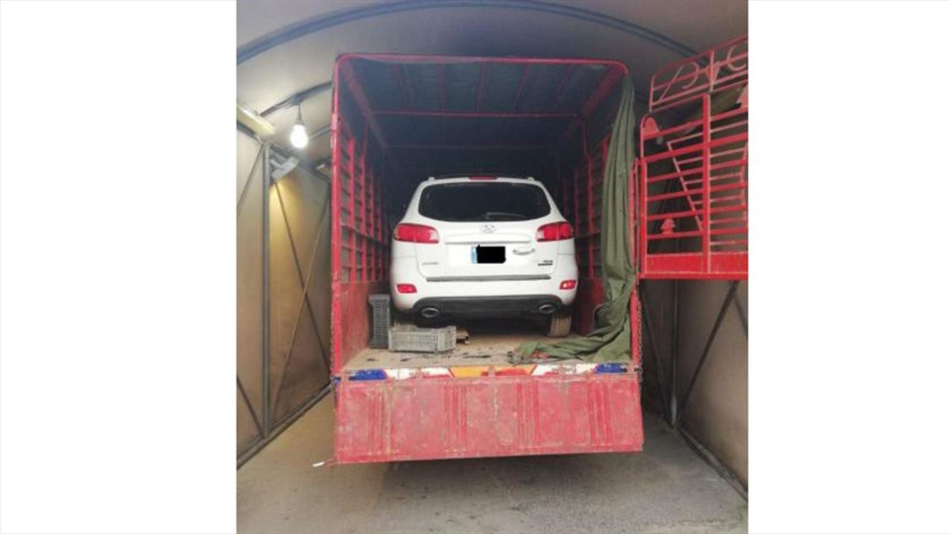 يستخدمان الـ "بيك آب" لنقل السيارات المسروقة من الضاحية إلى البقاع...