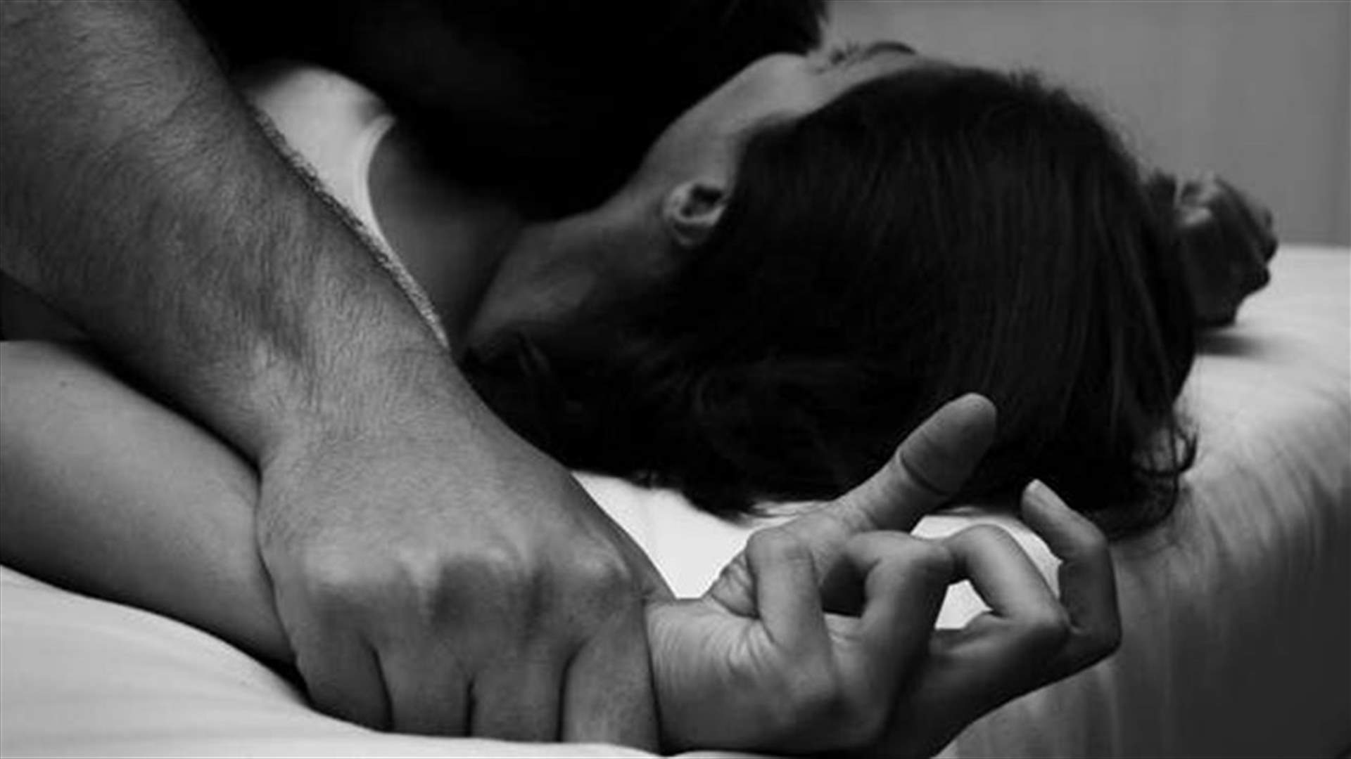 اغتصب بناته الخمس على مدى سنوات...