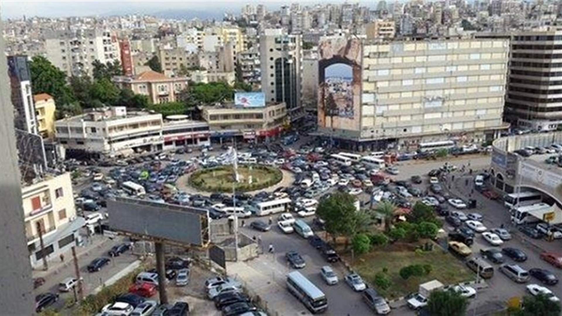 ازالة صورة لأحد المرشحين في طرابلس...وهذا ما حصل