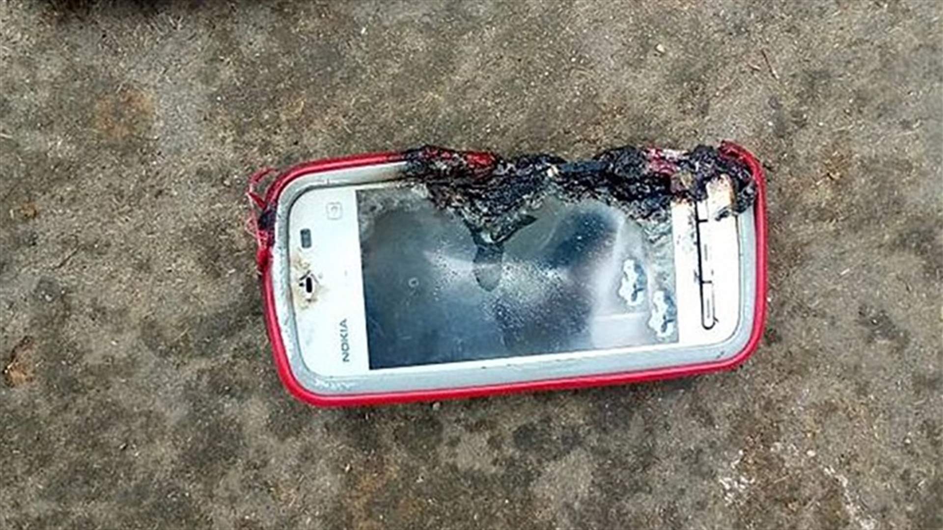 بالصّورة... جهاز خلوي يقتل شابة أثناء مكالمة هاتفية