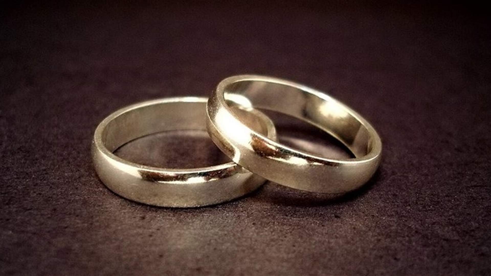 بعد 6 أيام من زفافهما... ساعد زوجته على الزواج من عشيقها!