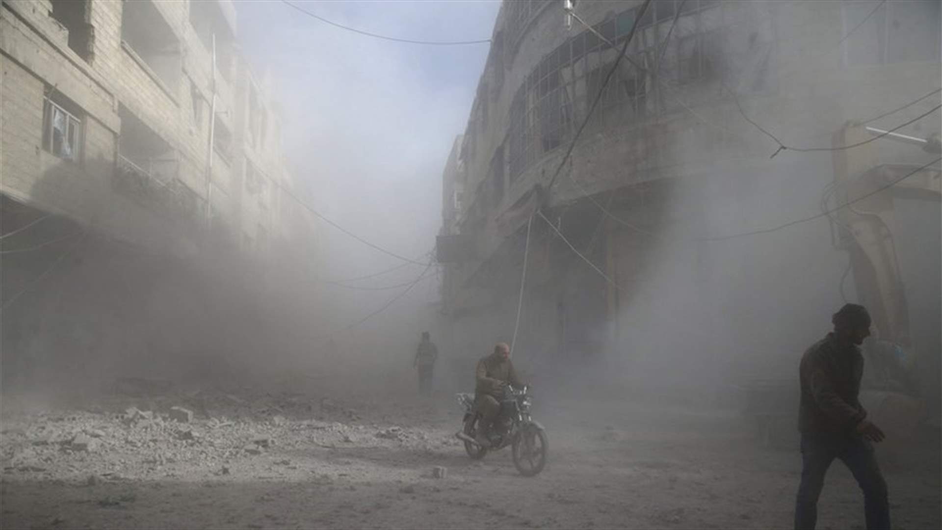 عشرات القتلى اثر سقوط قذيفة على سوق في ضواحي دمشق