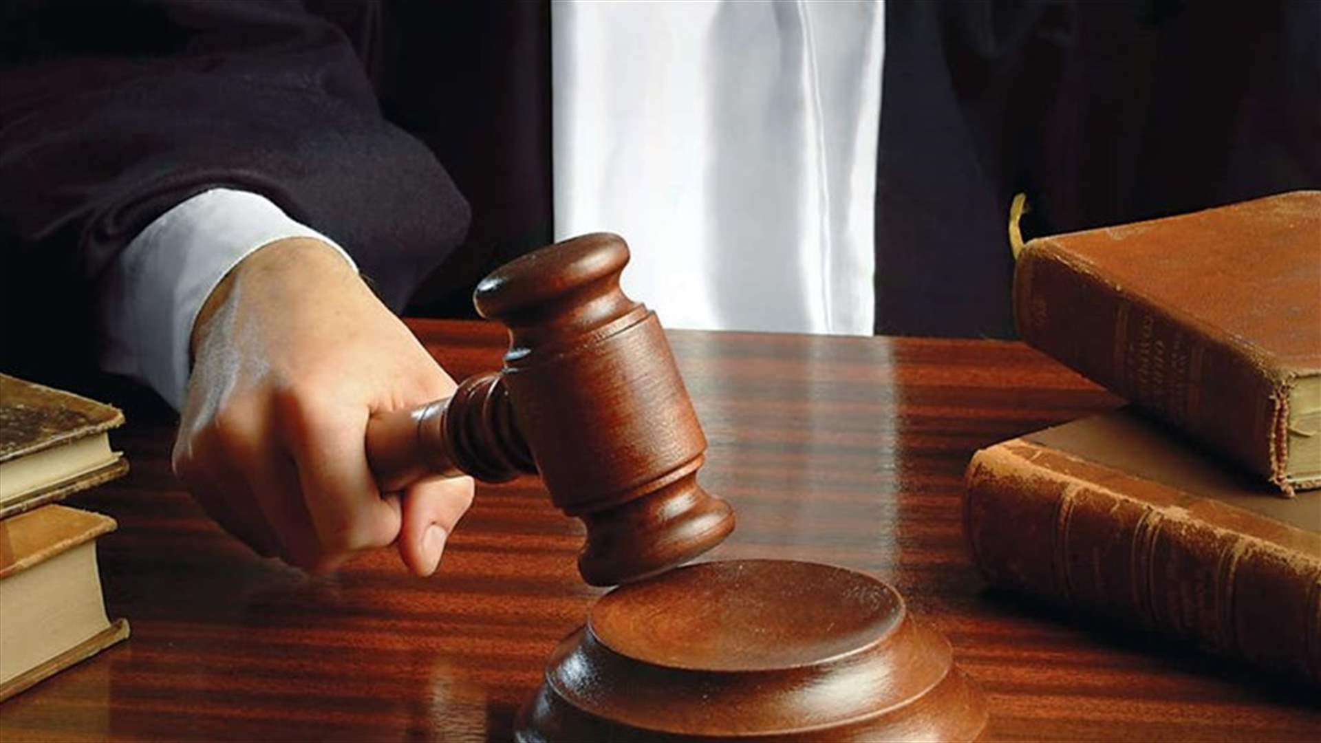 3 إماراتيات يُطالبن بتحويل جنسهن إلى ذكور... فما كان قرار المحكمة؟