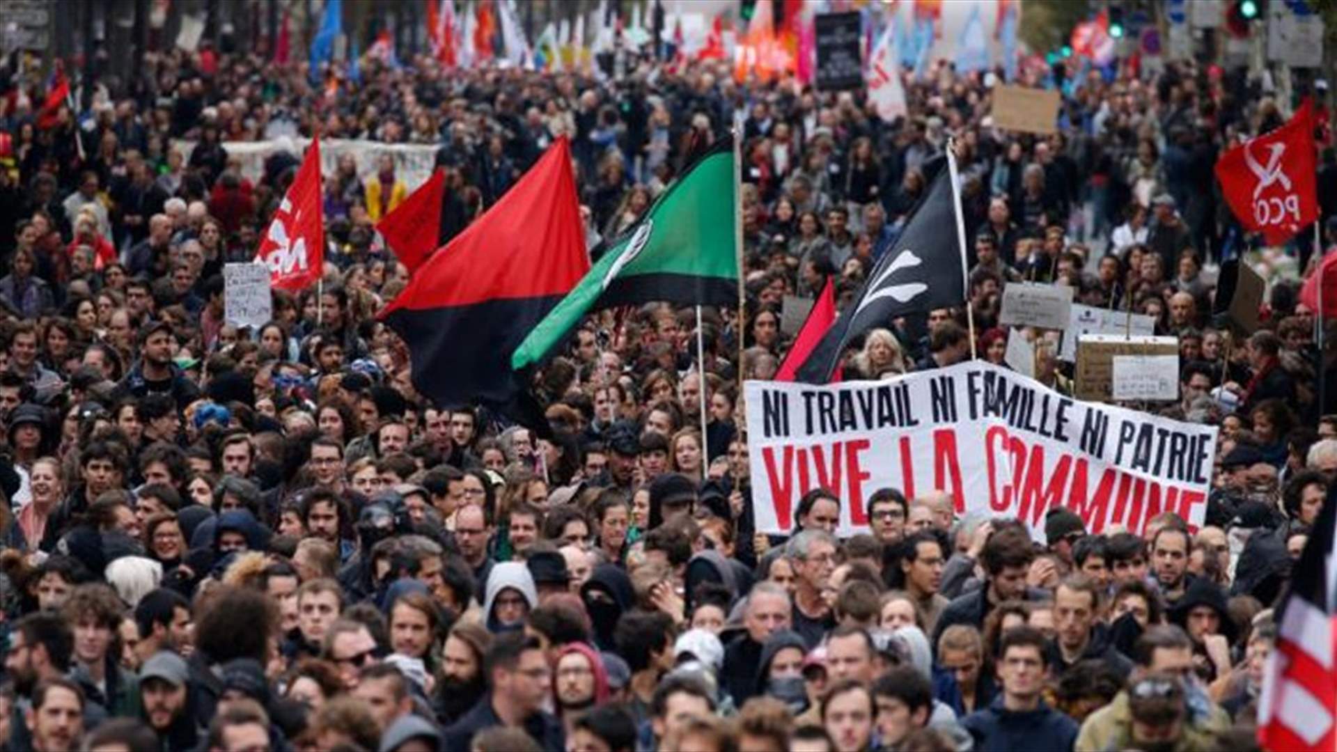 تظاهرات للعمال والموظفين في فرنسا رفضا لاصلاحات ماكرون