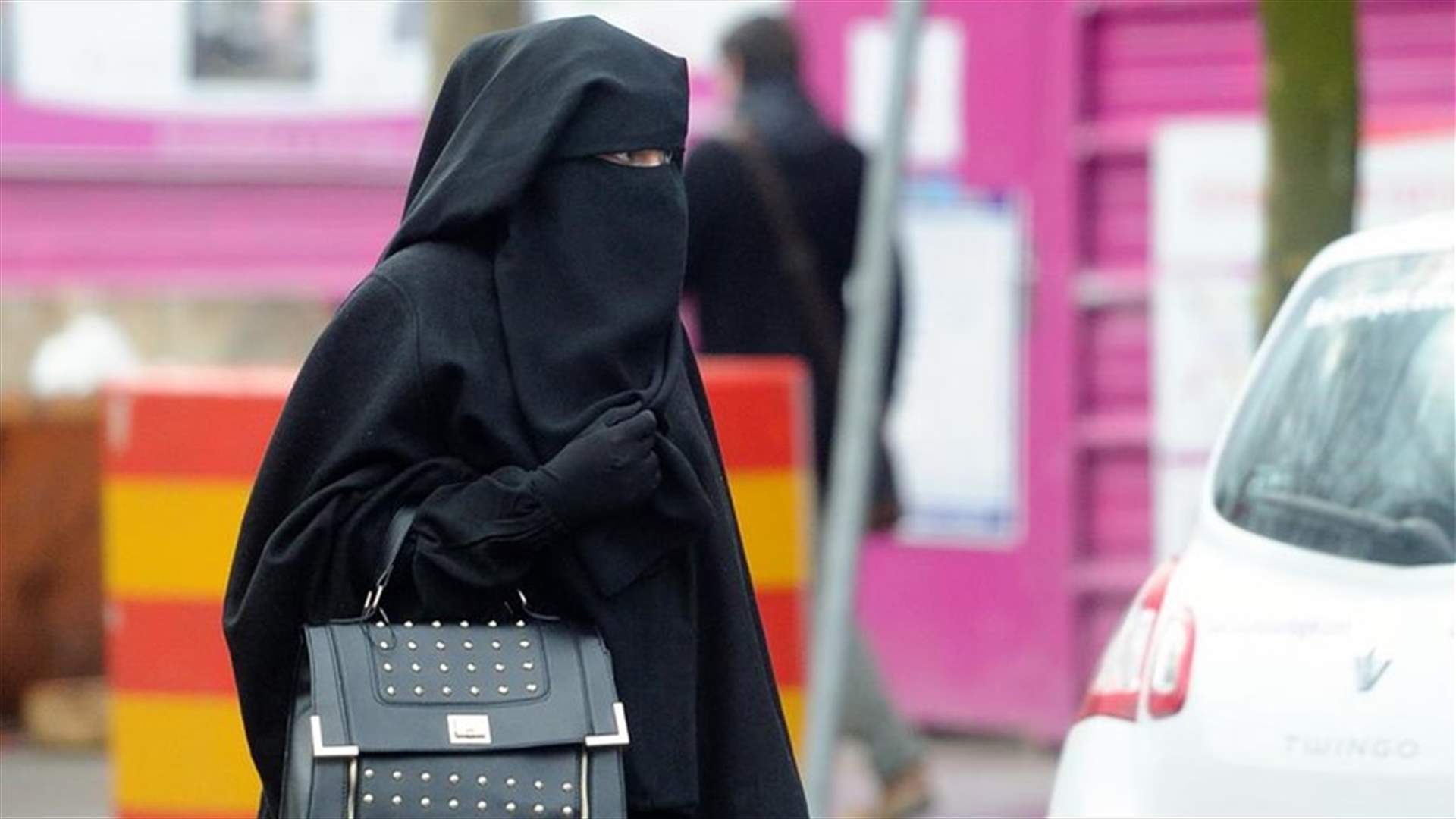 النرويج تقترح مشروع قانون يحظر تغطية وجه المرأة في مؤسسات التعليم