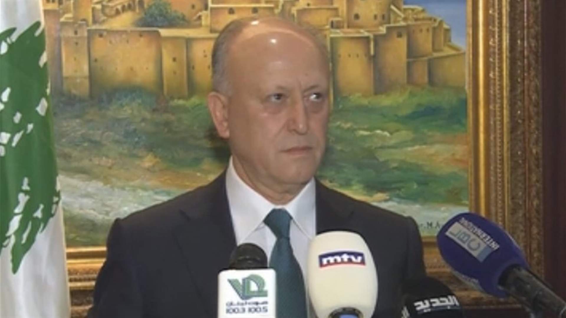 ريفي ردا على الحريري: ليترجم مواقفه على طاولة مجلس الوزراء
