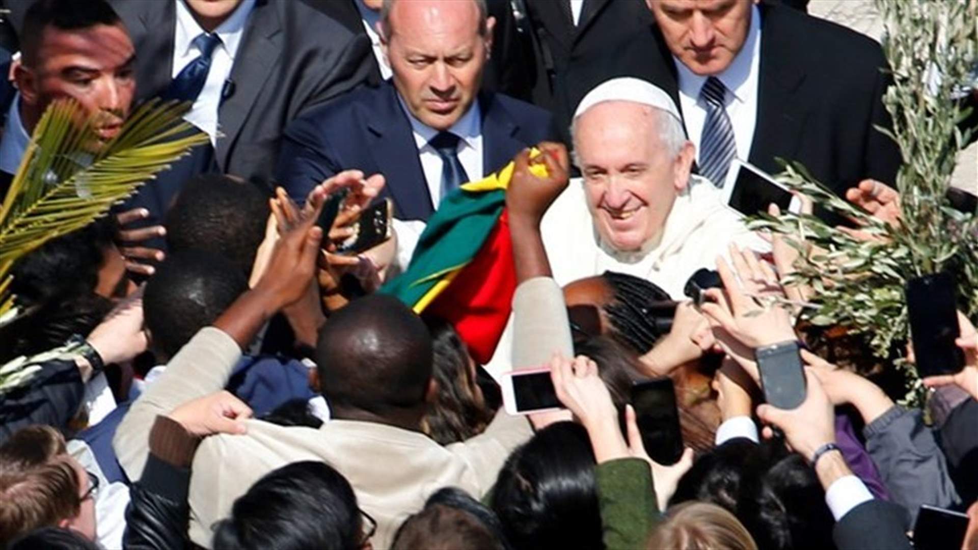 Keep shouting, don't become anesthetized, pope tells young people