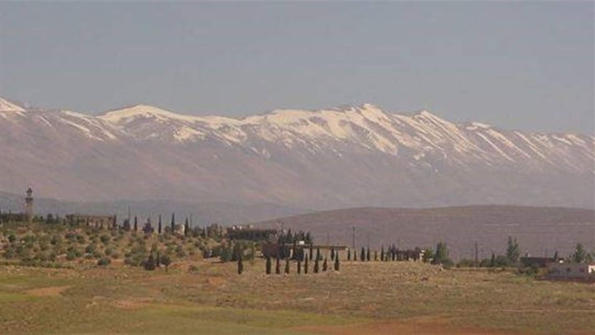 ما صحة استهداف مركز لحزب الله على الحدود السورية؟