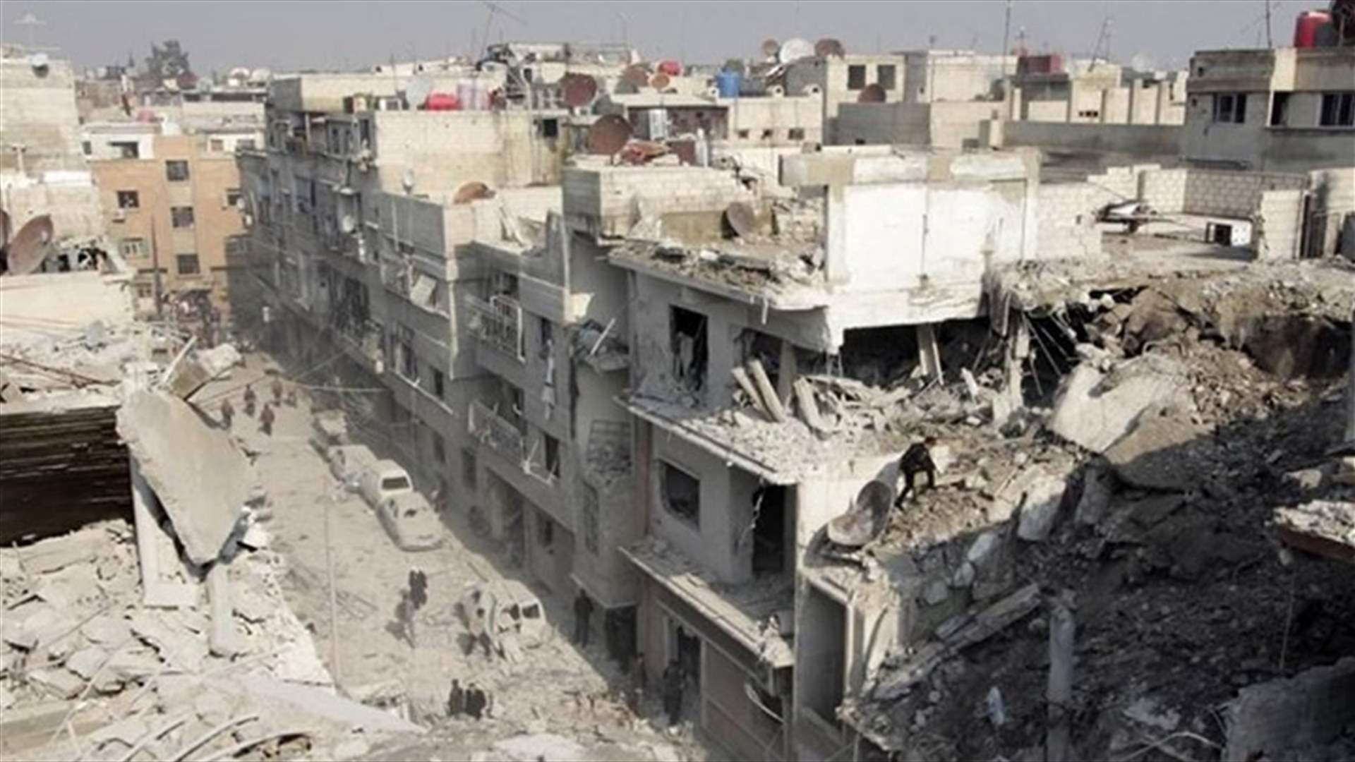 مقاتلو المعارضة في دوما السورية ينفون استعدادهم لإلقاء السلاح
