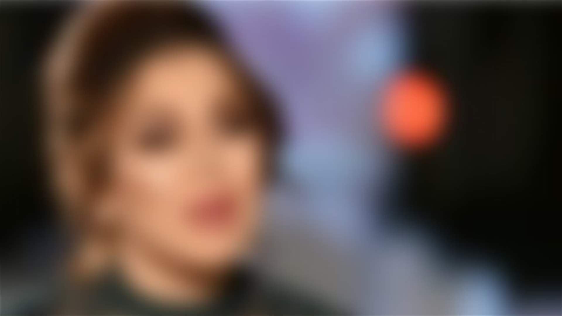 فيديو مؤثر جداً.. فنانة عربية تبحث عن والدتها منذ 33 عاماً