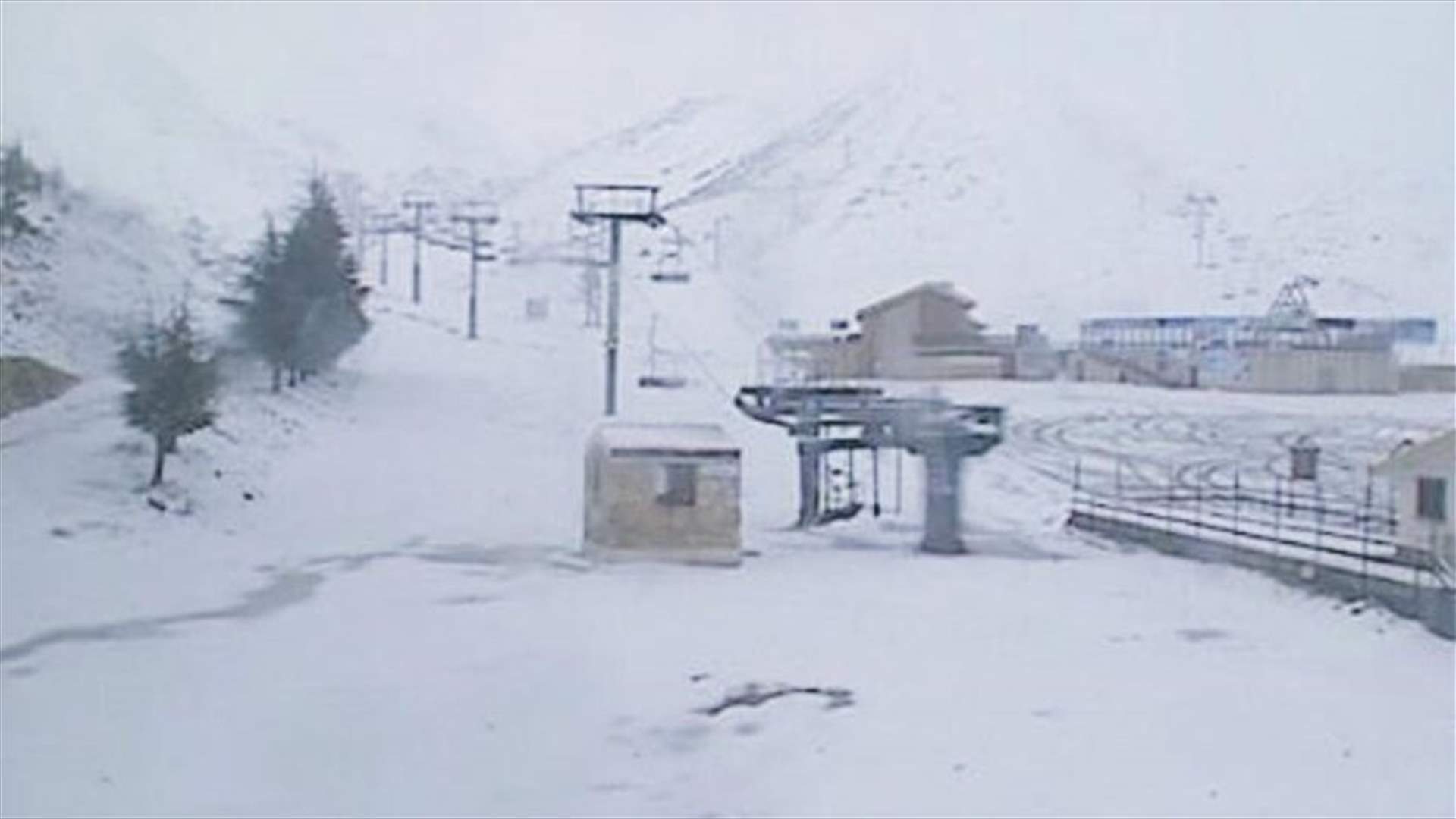 [VIDEO] Heavy snow falls again