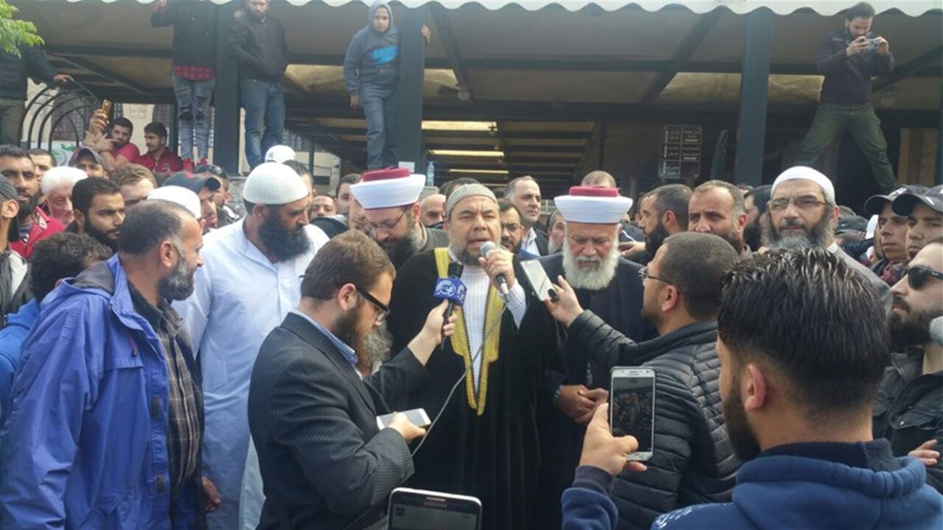 اعتصام أهالي الموقوفين الإسلاميين أمام مسجد التقوى: لعفو شامل لا استثناء فيه