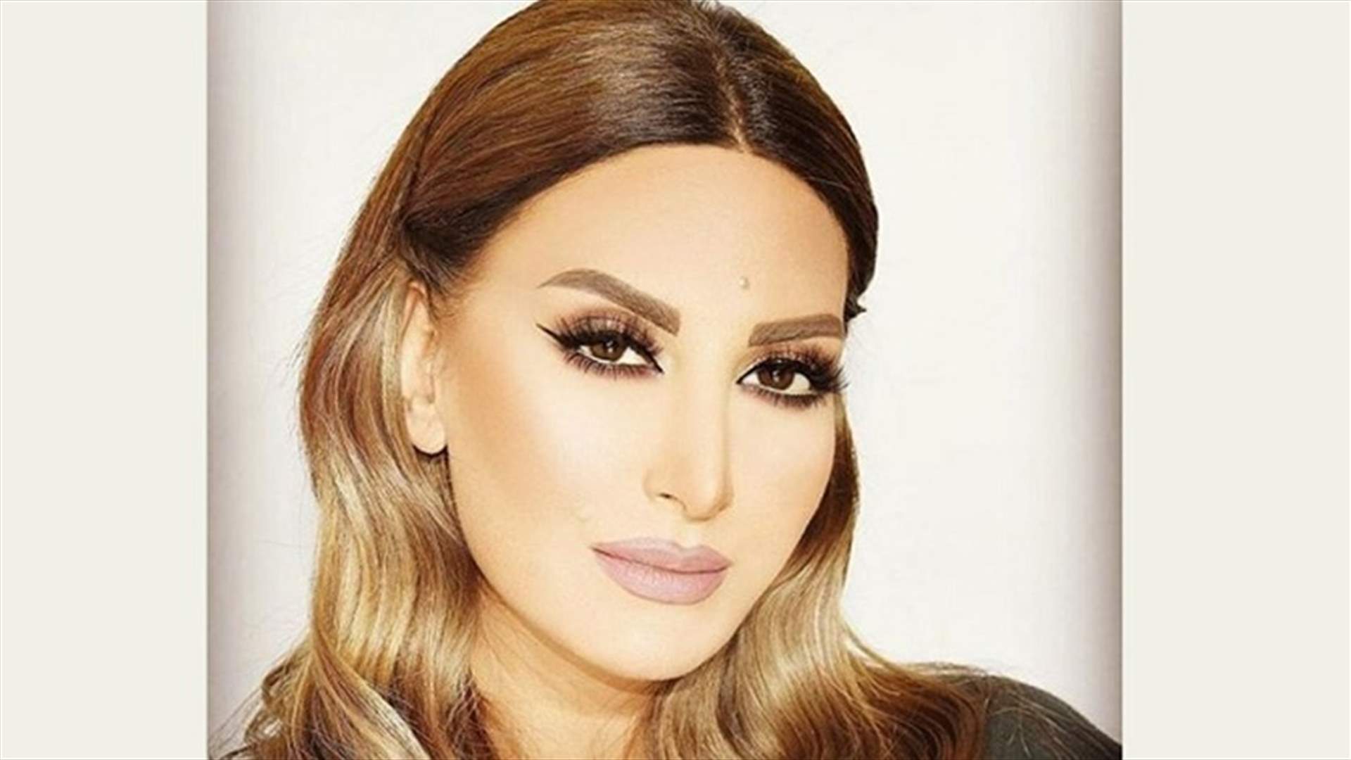 بالفيديو- رويدا عطية تعبّر عن حزنها بتحطيم الدمى