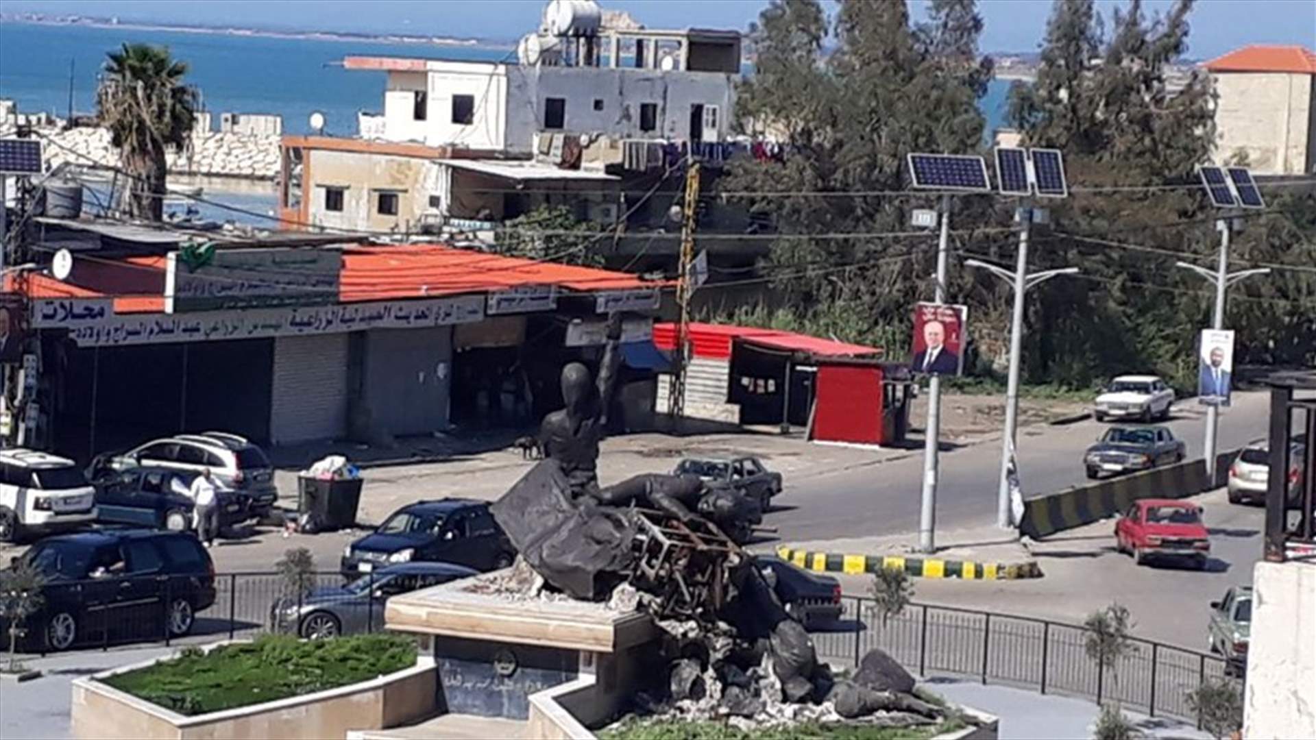 انهيار نصب شهداء الجيش...ماذا حصل عند مستديرة العبدة؟