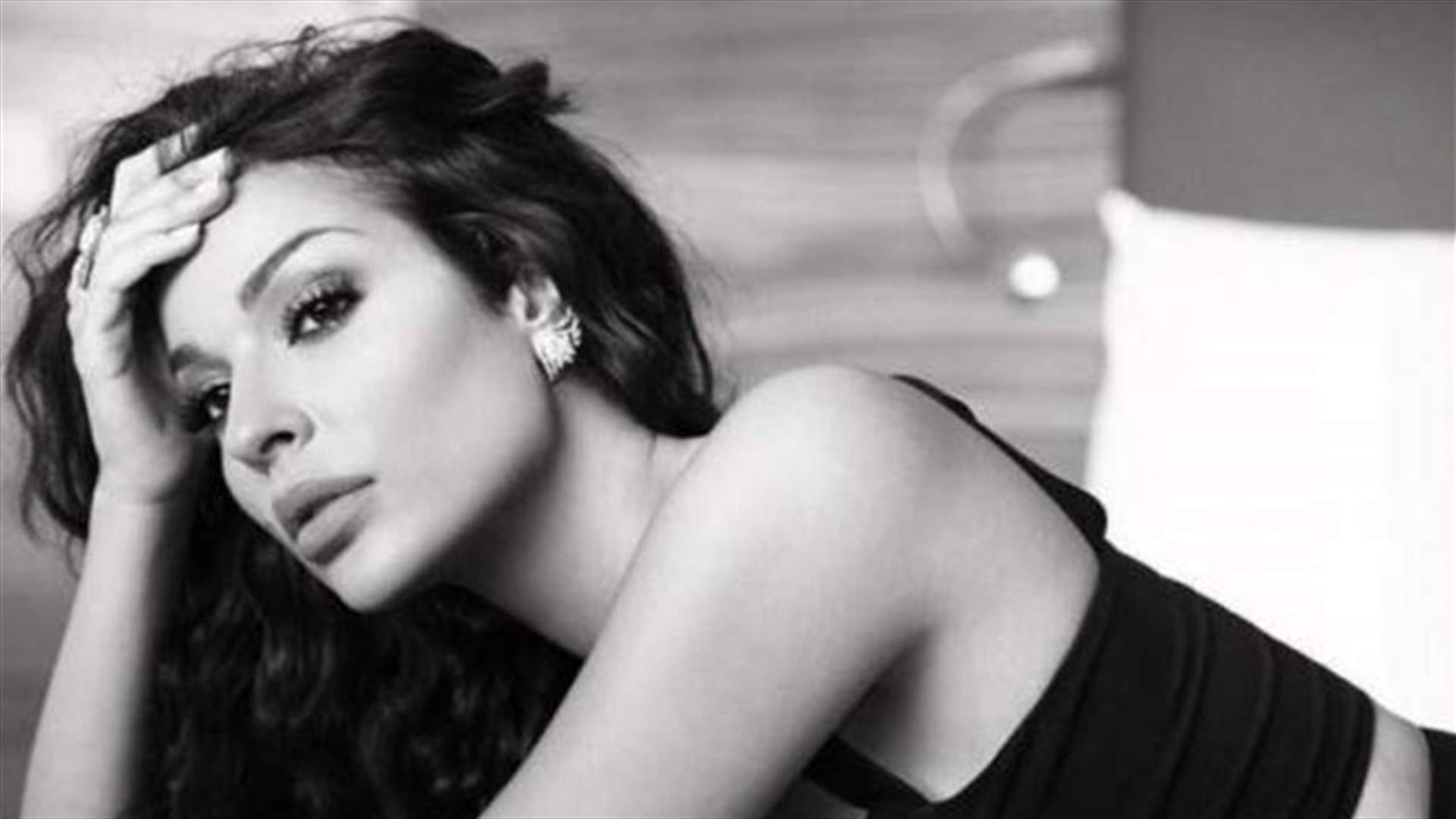 بالصورة - نادين نجيم تصف نفسها بالقمر... ورسالة قاسية إلى أعدائها