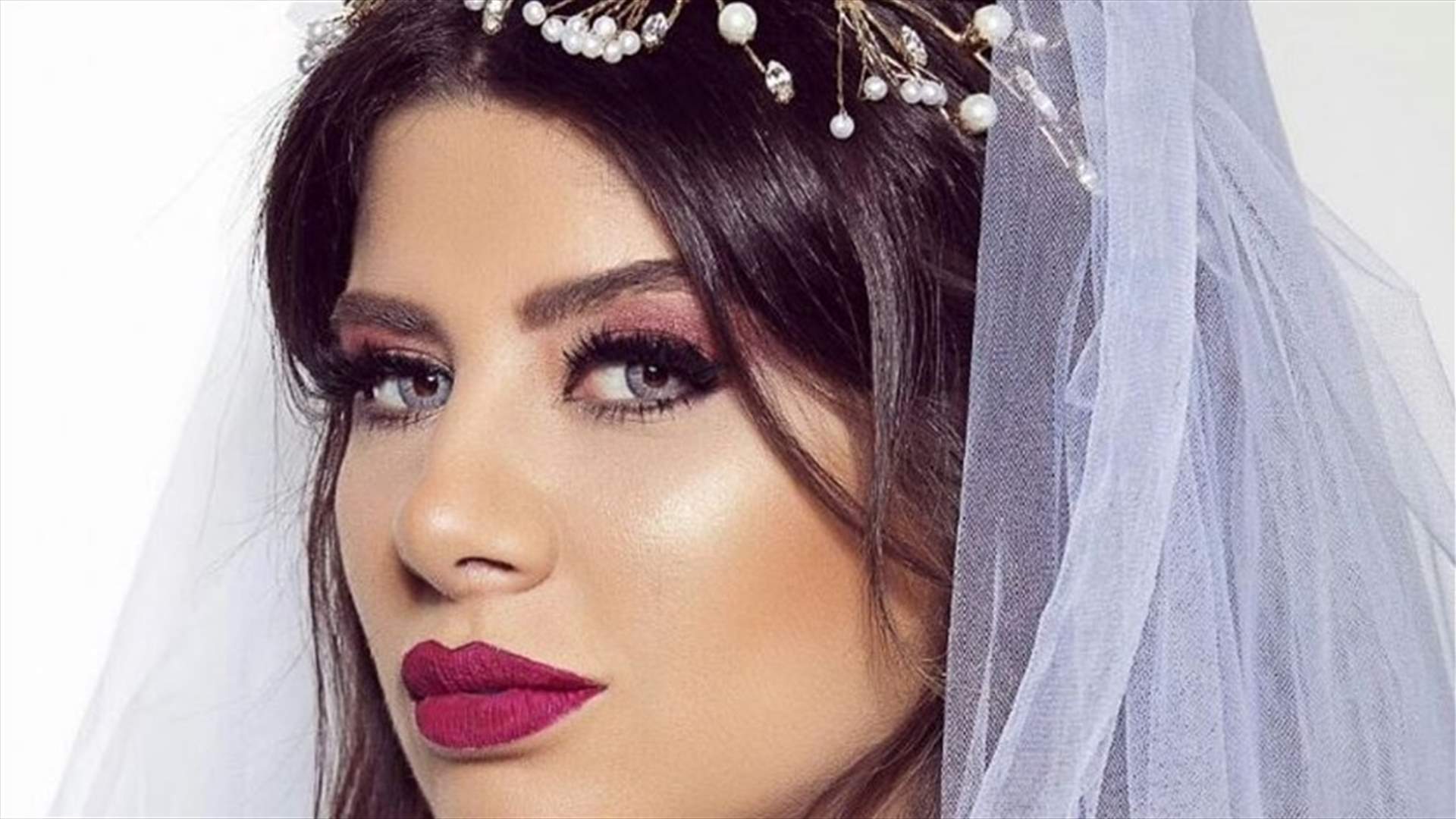 بالصور- نجمة "نقشت" إيفونا بالطرحة البيضاء.. ما القصّة؟