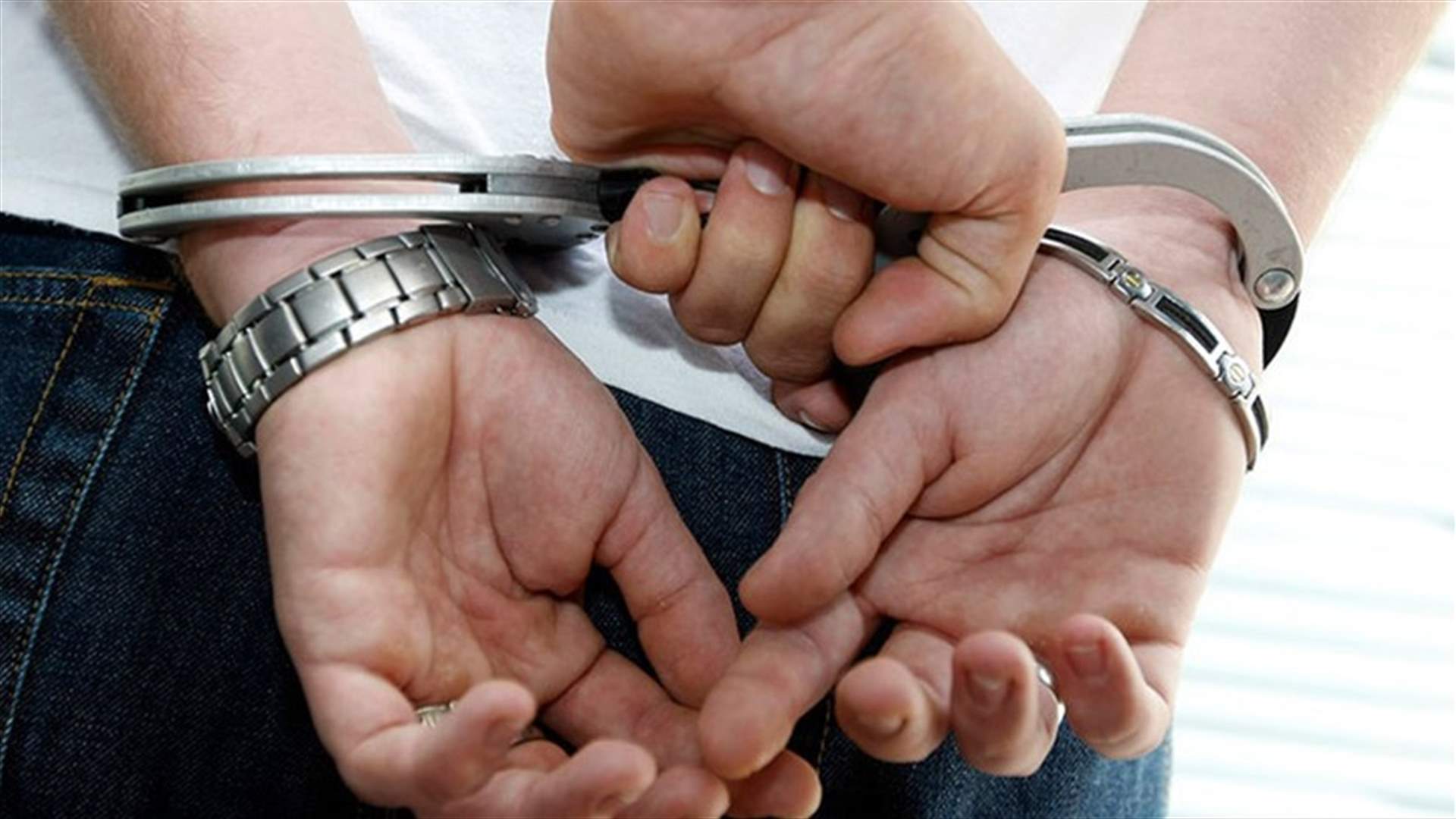 وقع بحبها وتزوجها...فانتهى به الأمر في السجن