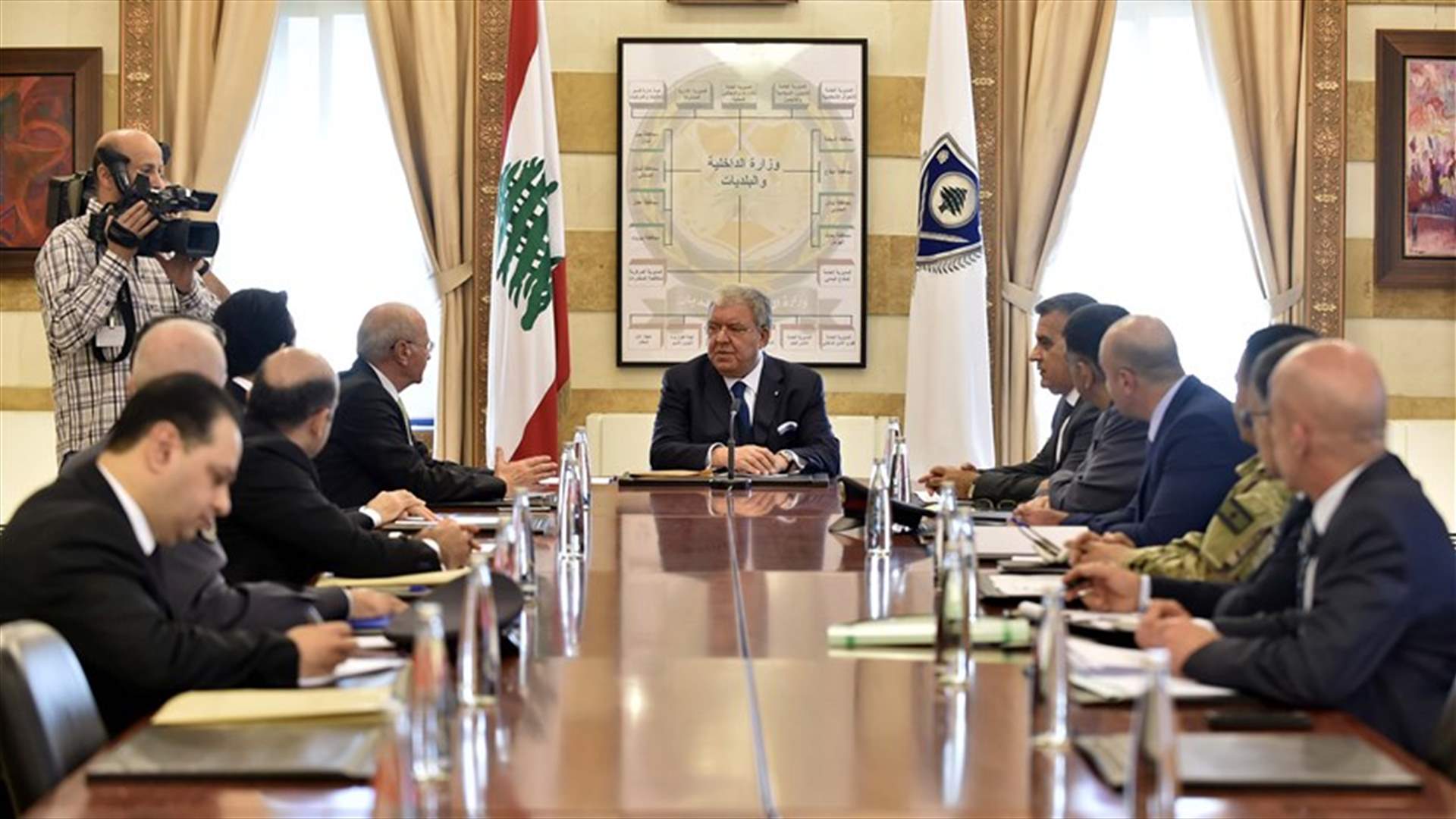 المشنوق إجتمع بمجلس الأمن المركزي: للتشدد في مكافحة الرشاوى