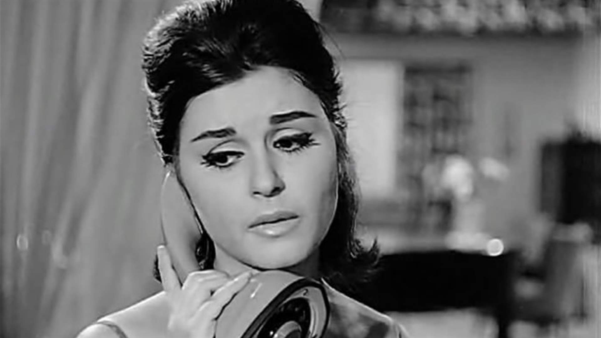 صورة نادرة لسعاد حسني... عفوية ومن دون مكياج!