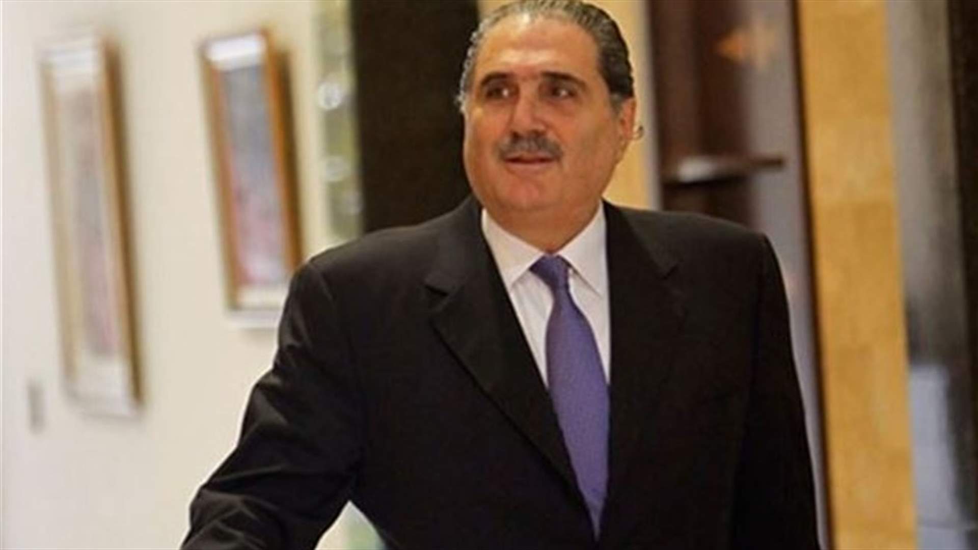 جريصاتي تسلم من وفد الدفاع المدني درعا تكريميا: تحركاتكم للمطالبة بحقوقكم تميزت بالرقي