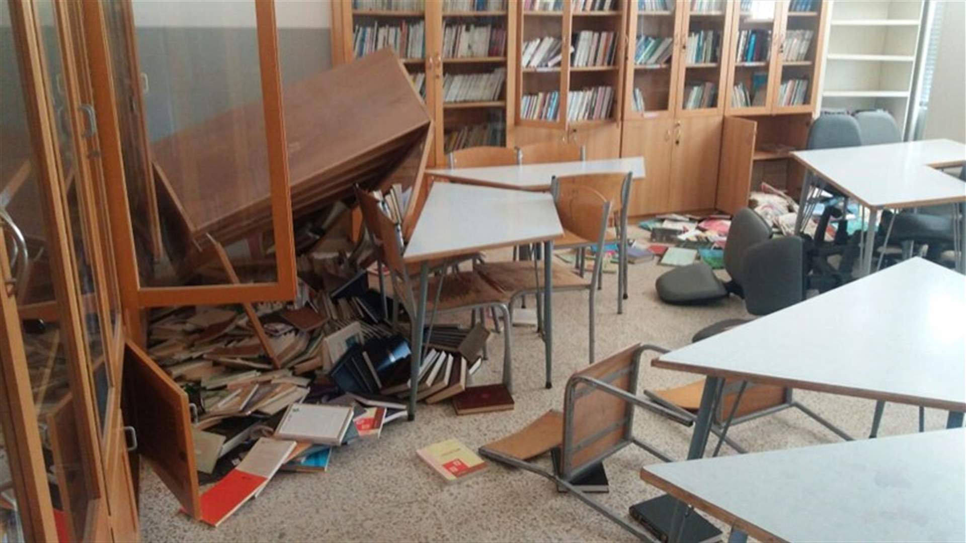 مجهولون اعتدوا ليلا على ثانوية في بنت جبيل