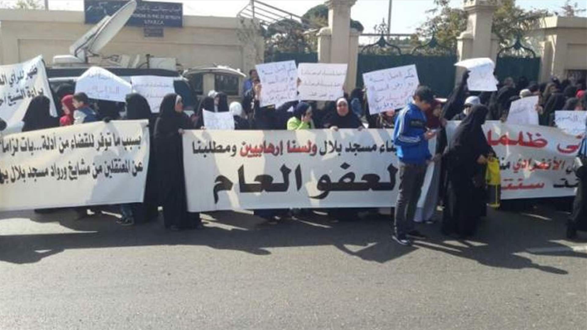 بعد تعليق الموقوفين الإسلاميّين إضرابهم عن الطعام...هذا ما طالب به أهاليهم