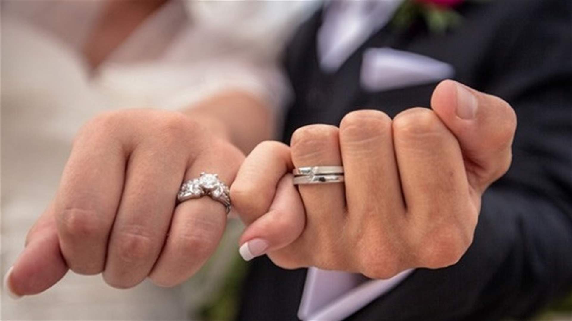 بالصورة- الرومانسية تطغى على خطوبة نجم ستار أكاديمي.. هل حبيبته لبنانية؟