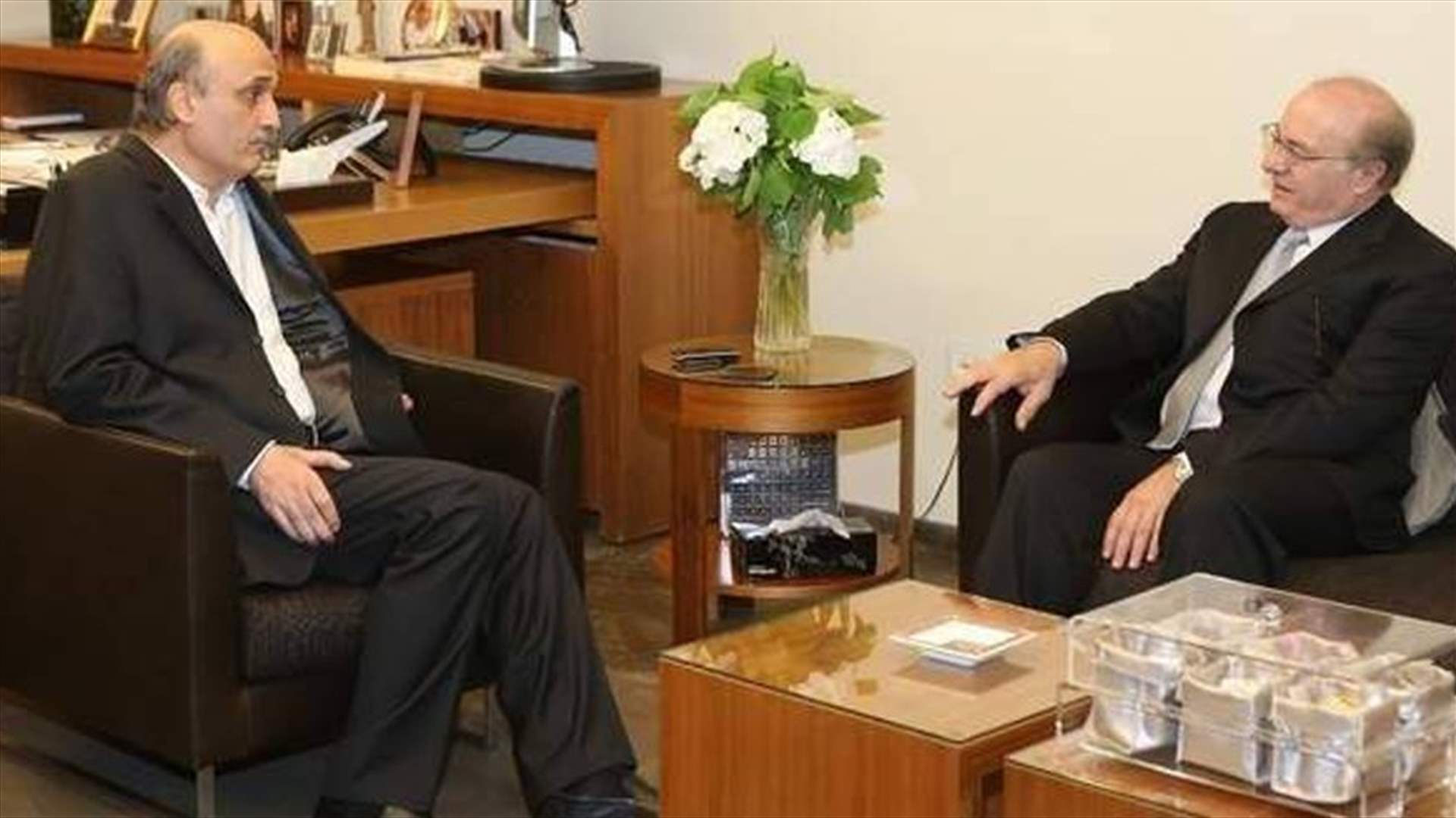 جعجع يلتقي الخوري موفدا من الحريري