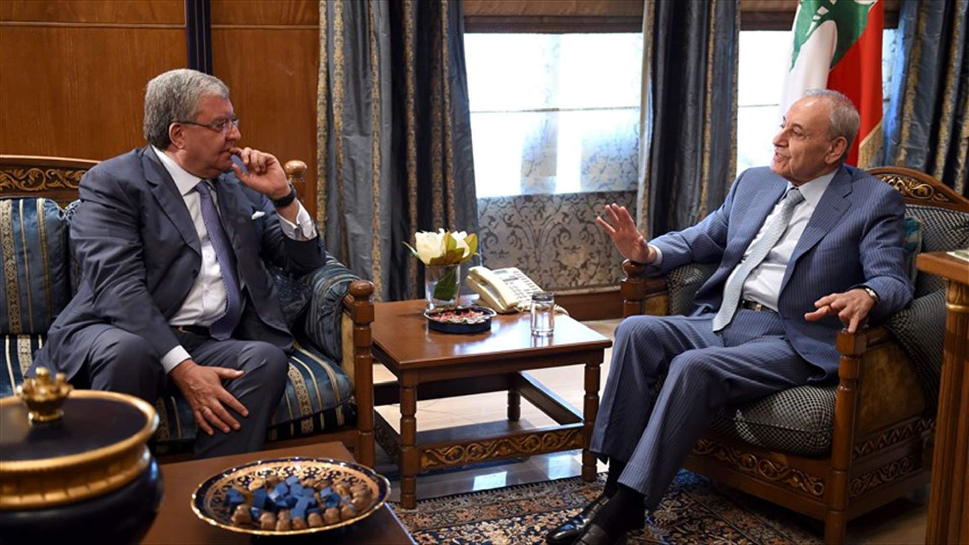 المشنوق لبري: الوزارة غير قادرة على إرسال مندوبين من لبنان لإدارة الانتخابات في الخارج