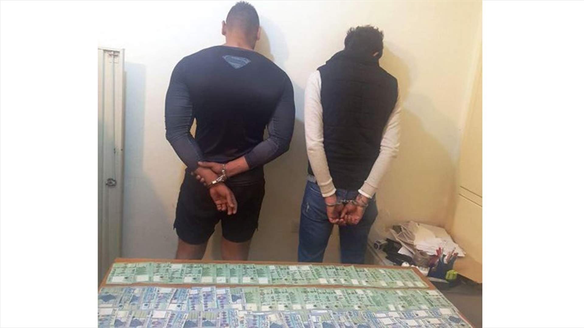 بالصور - في غضون 8 ساعات... توقيف شخصين سرقا خزنتين من مستشفى الراعي في الغازية