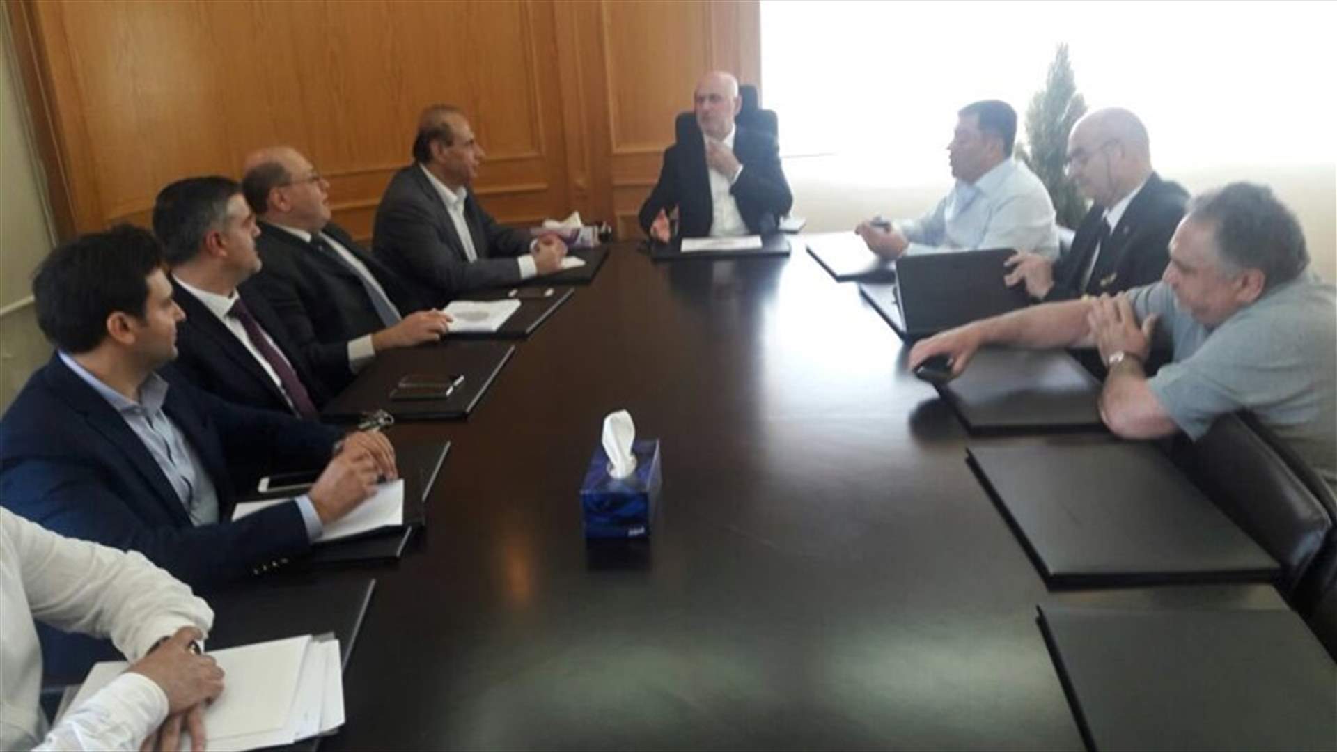 فنيانوس: اتخذنا اجراء احترازيا بتعديل مسار الطيران