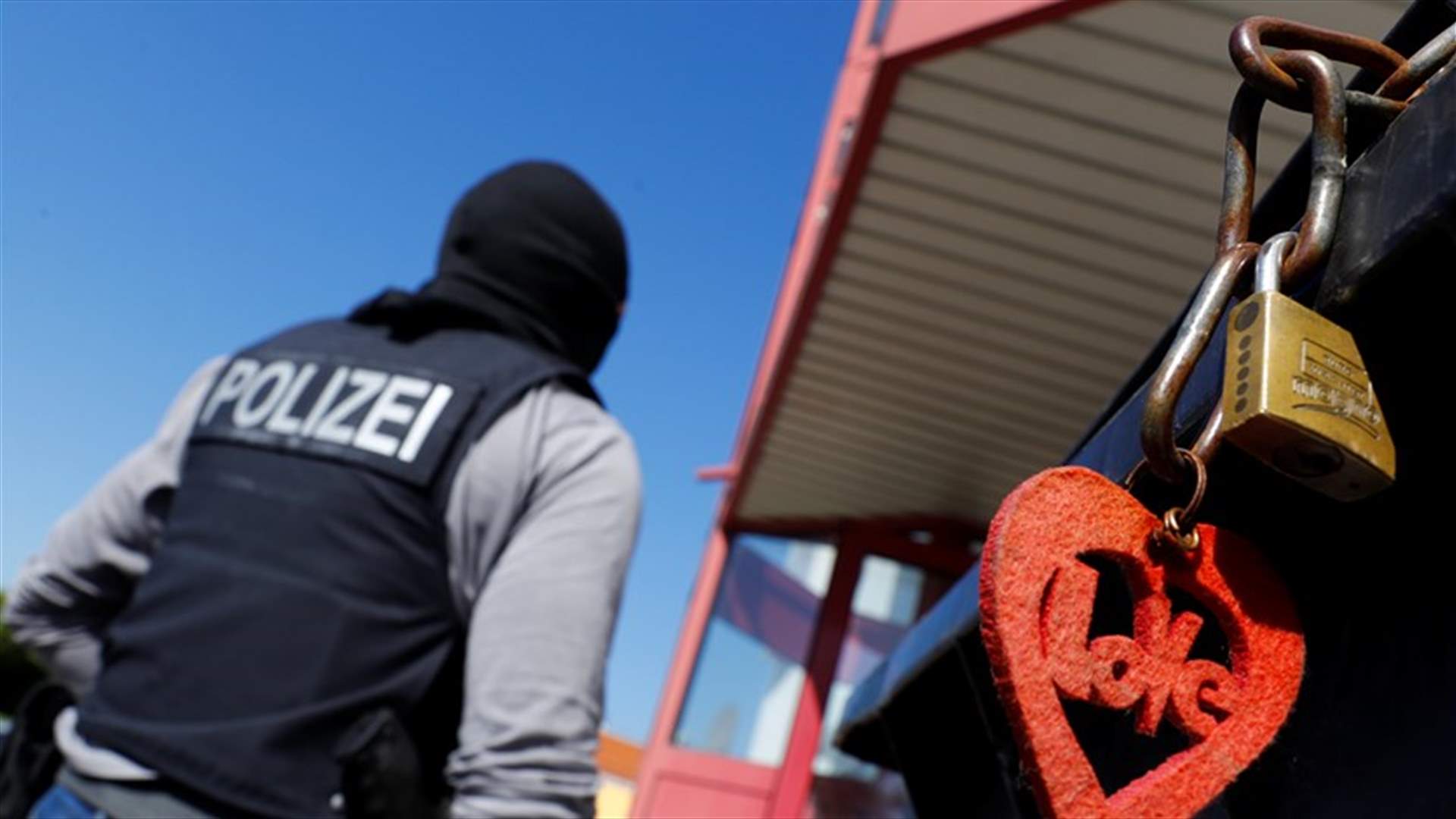 بالصور - أكبر عملية تفتيش جماعي بقضايا دعارة في تاريخ الشرطة الاتحادية في المانيا