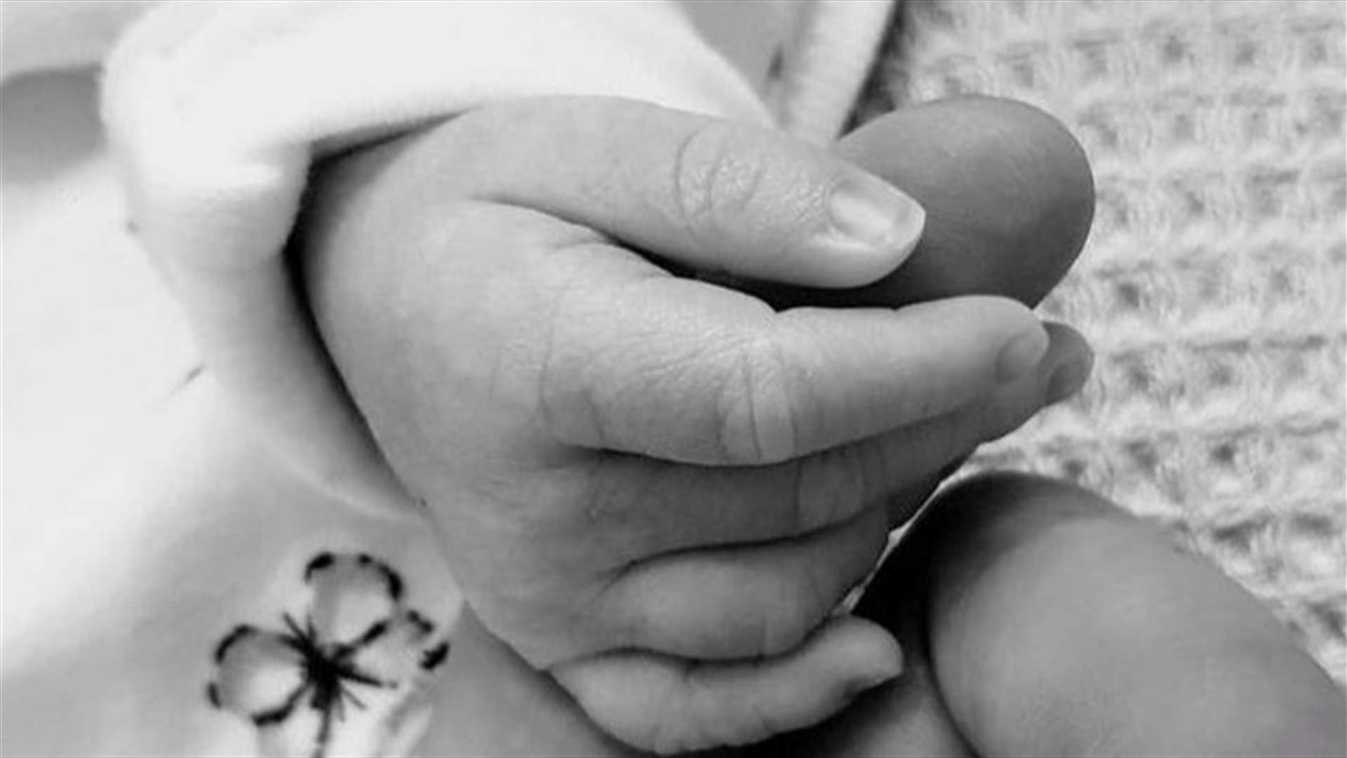 بعدما سرق قلوب النساء بوسامته.. نجم عربي يرزق بمولودة جديدة