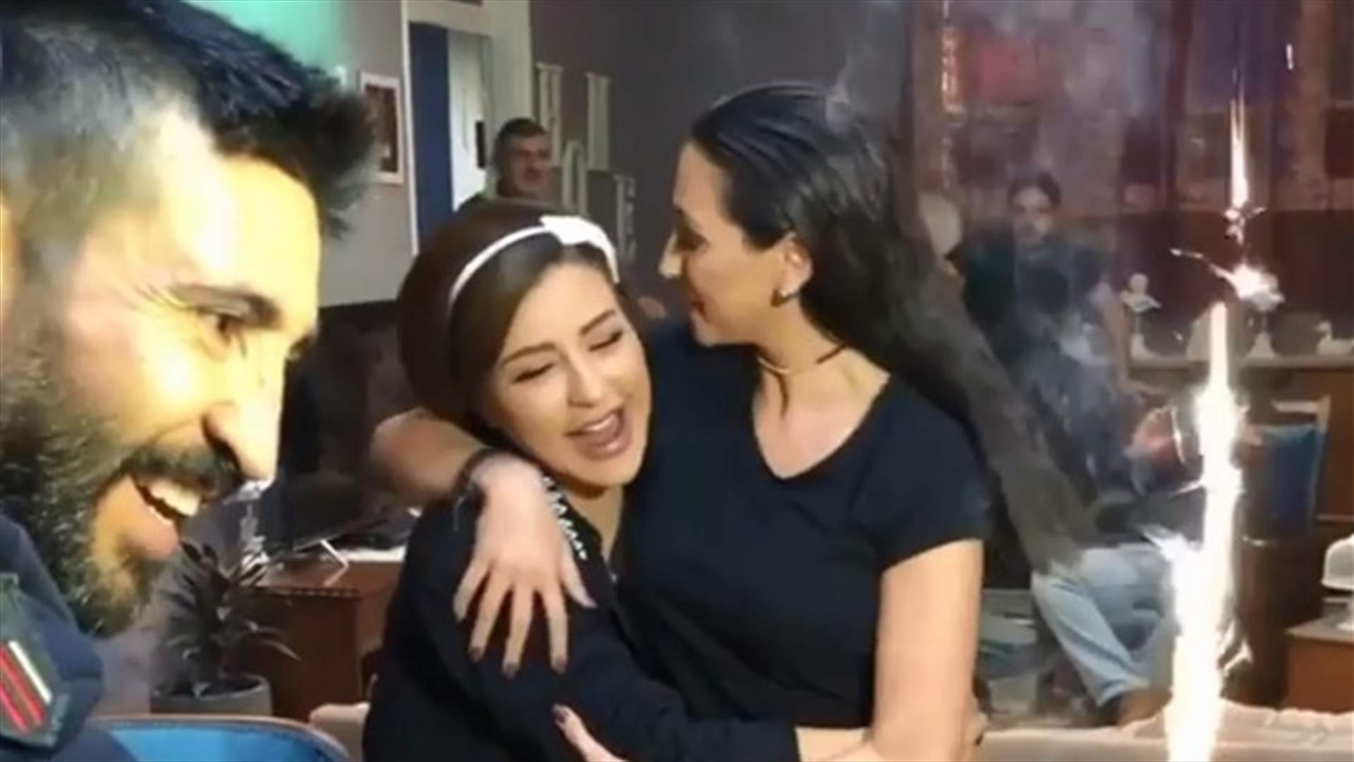 بعدما فاجأوا جيسي عبدو في موقع التصوير.. فيديو يكشف اللوك السرّي لنجمة مسلسل رمضاني!