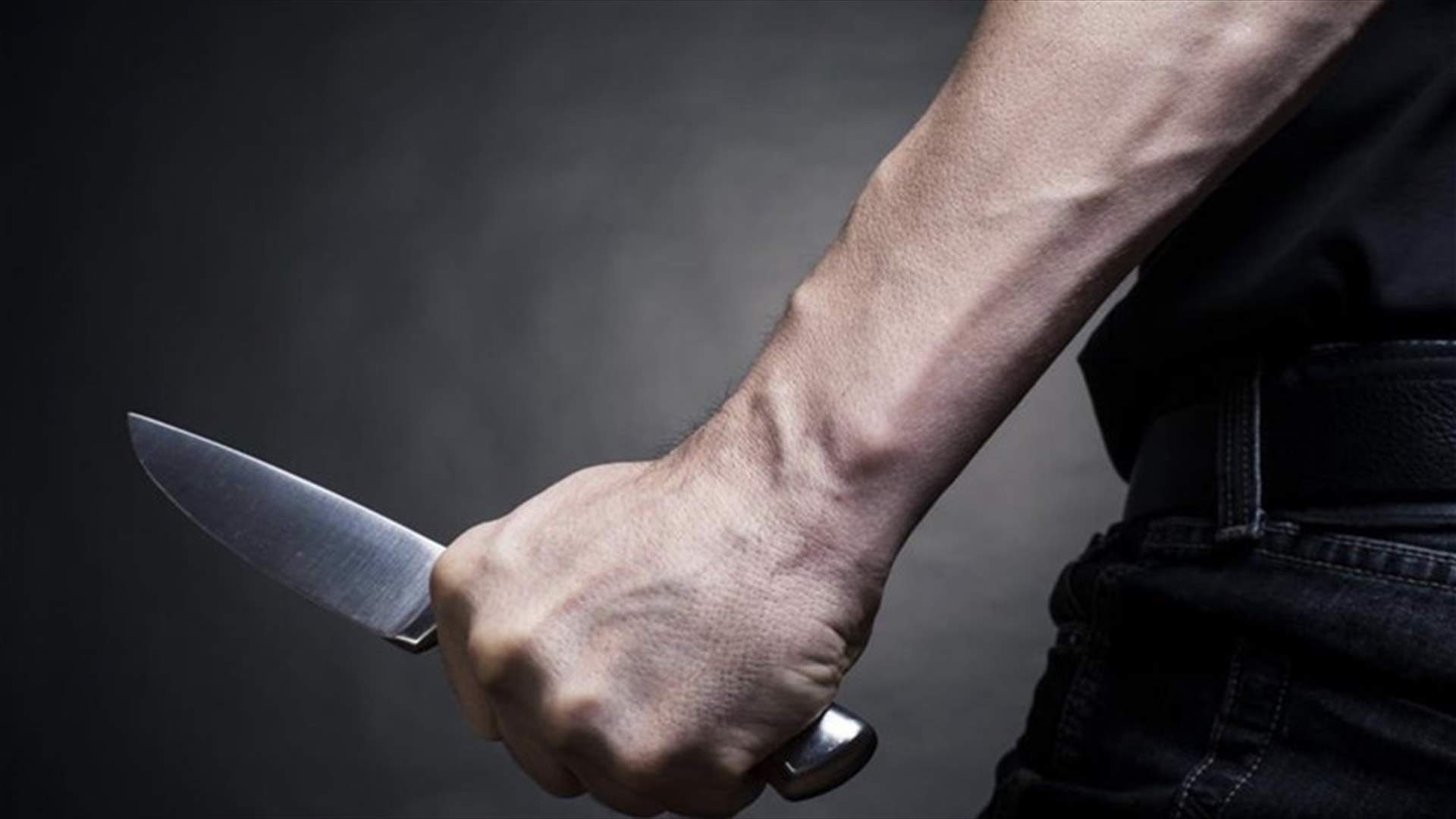 جريمة مروعة... سعودي يقتل بناته الثلاثة أمام أعين والدتهن!