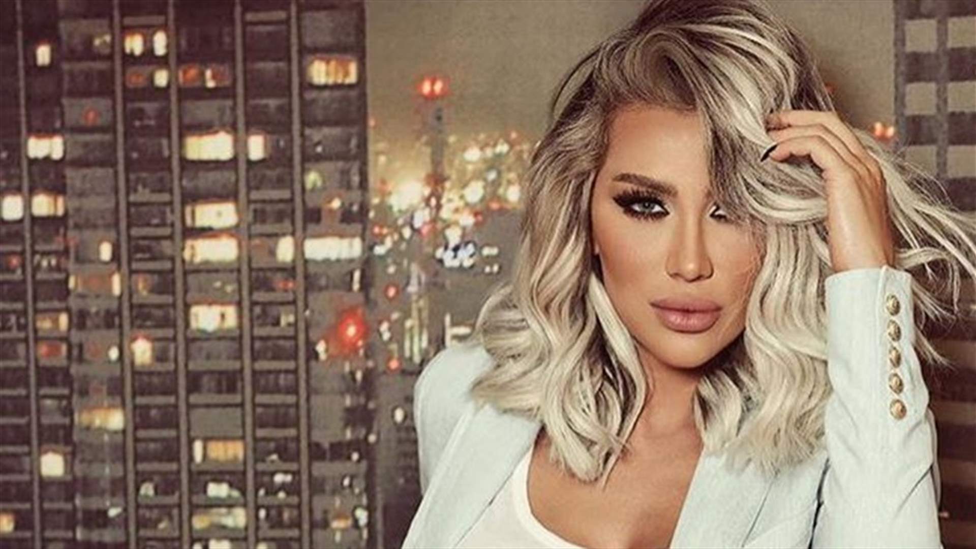 بالصورة- مايا دياب: شاب في المطار أشعرني أن جمالي "تافه وسطحي"!