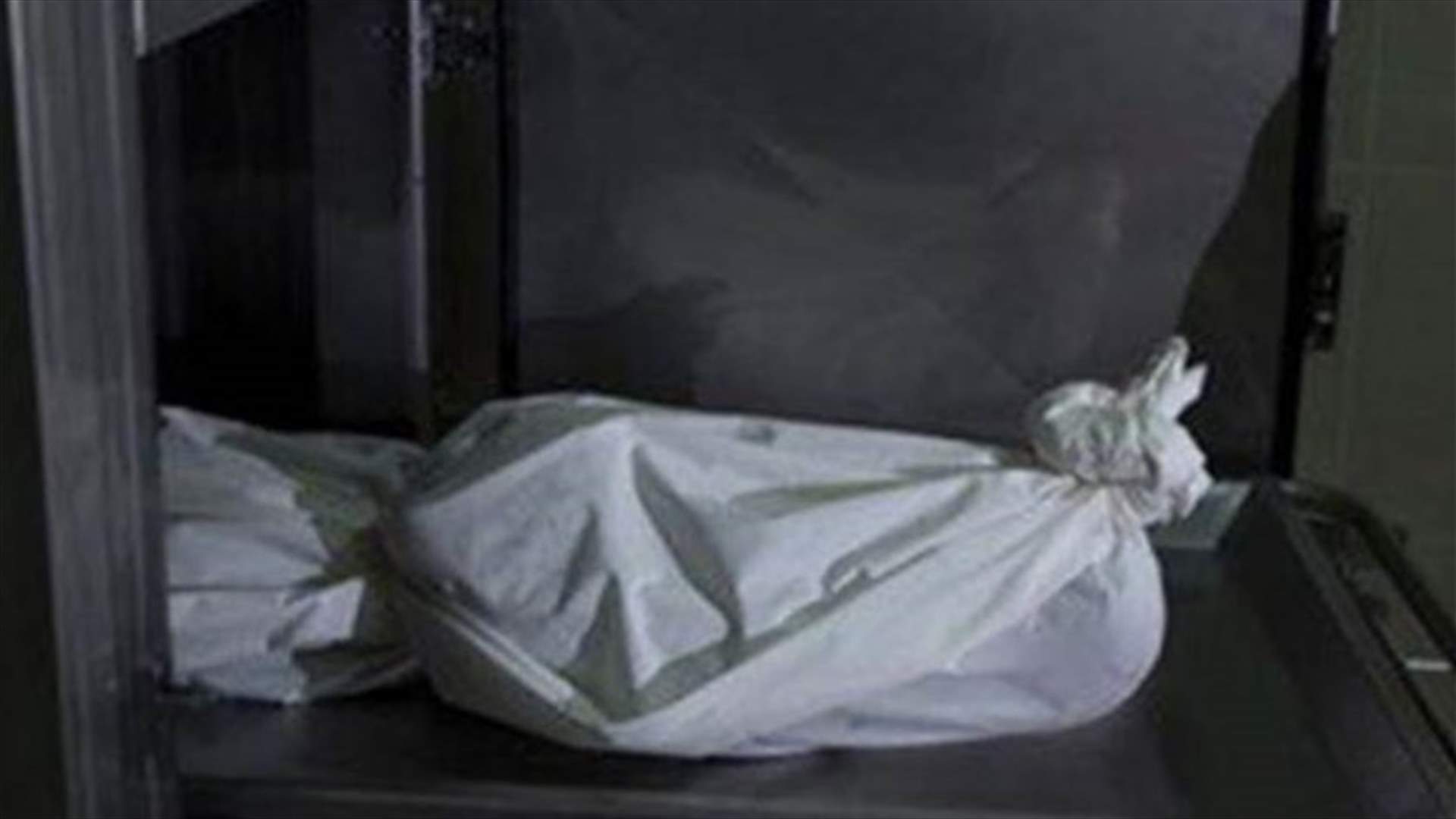 ابن  الـ 16 عاماً جثة على سطع منزله