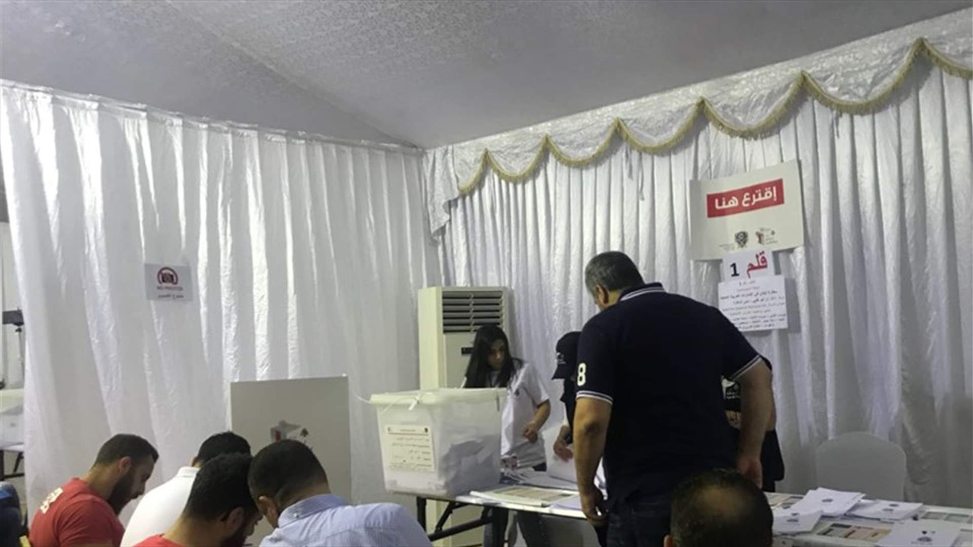 الـ DHL لا تعمل يوم الجمعة... متى تُنقل صناديق الاقتراع من دبي وابوظبي؟