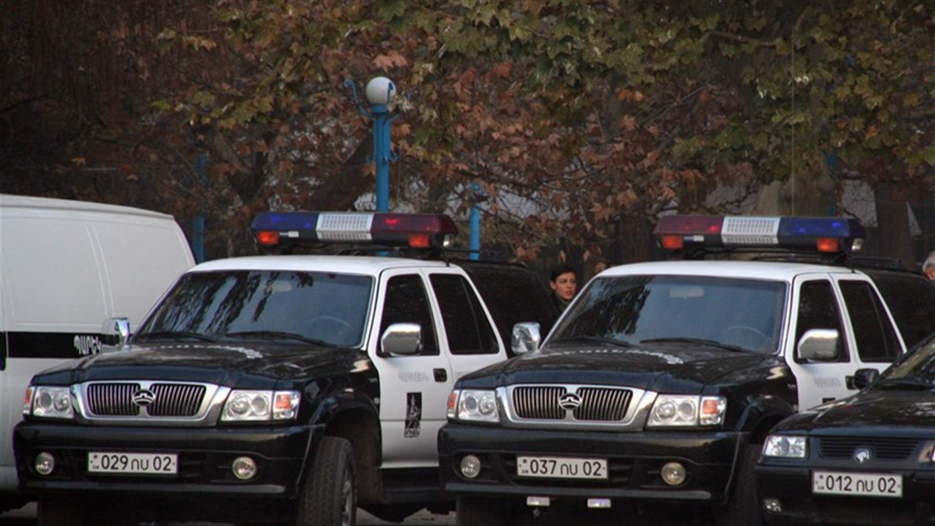 ضابط كبير في شرطة المرور بأرمينيا يسطو على بنك ويقتل اثنين