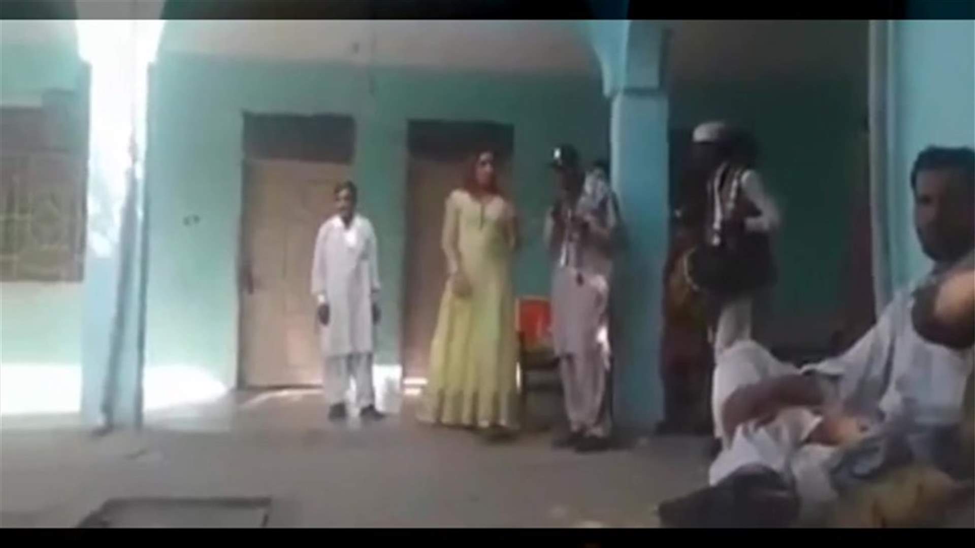 بالفيديو – حفل زفاف يتحول إلى مأساة... والسبب الراقصة!