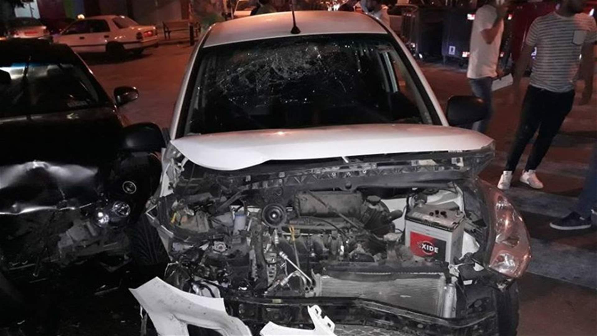 بالصور- جريحان بحادث سير في طريق الجديدة