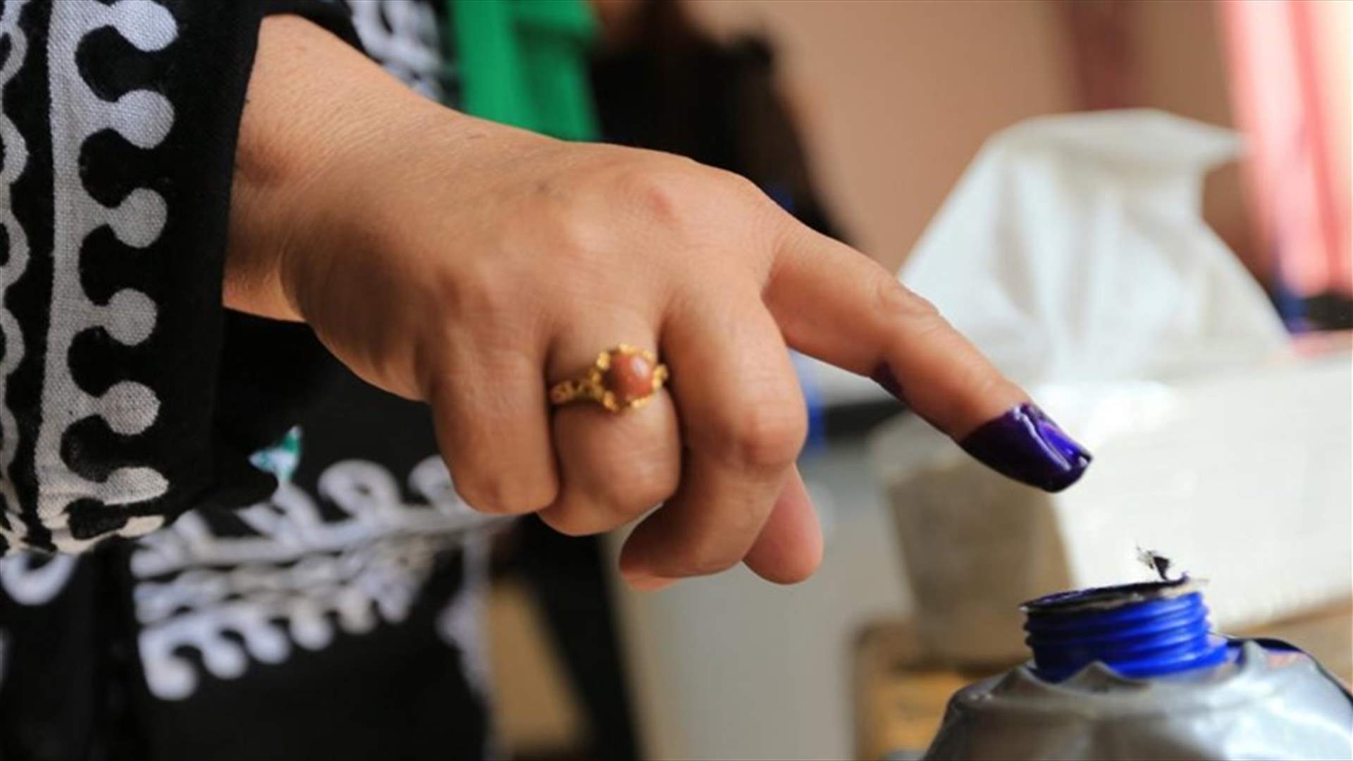 Iraqis vote as Abadi seeks to fend off Iran-backed rivals