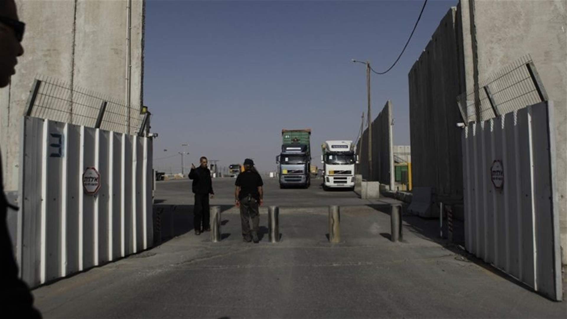 Israel closes Gaza border crossing damaged by Palestinians