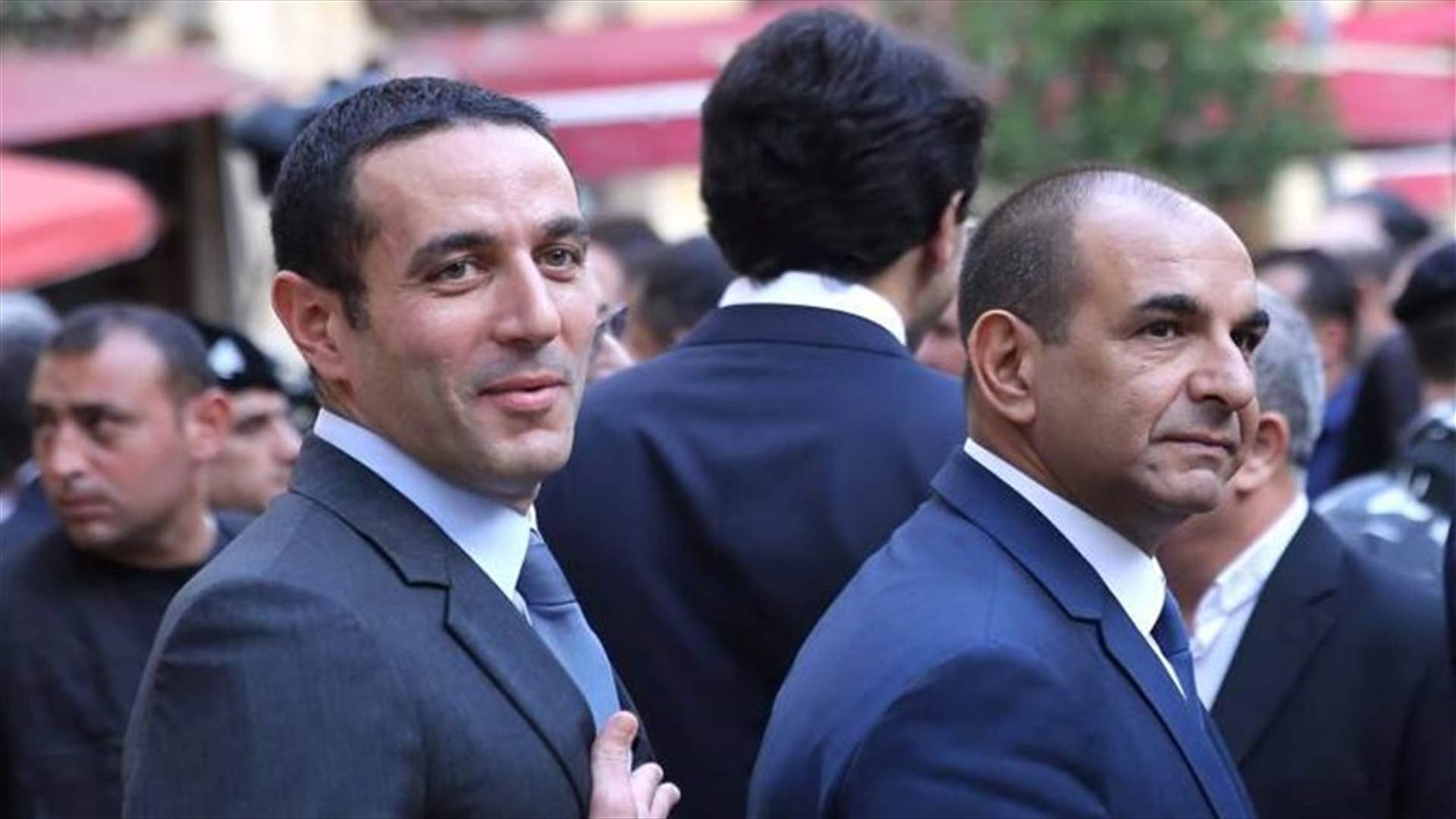 نادر الحريري يستقيل...
